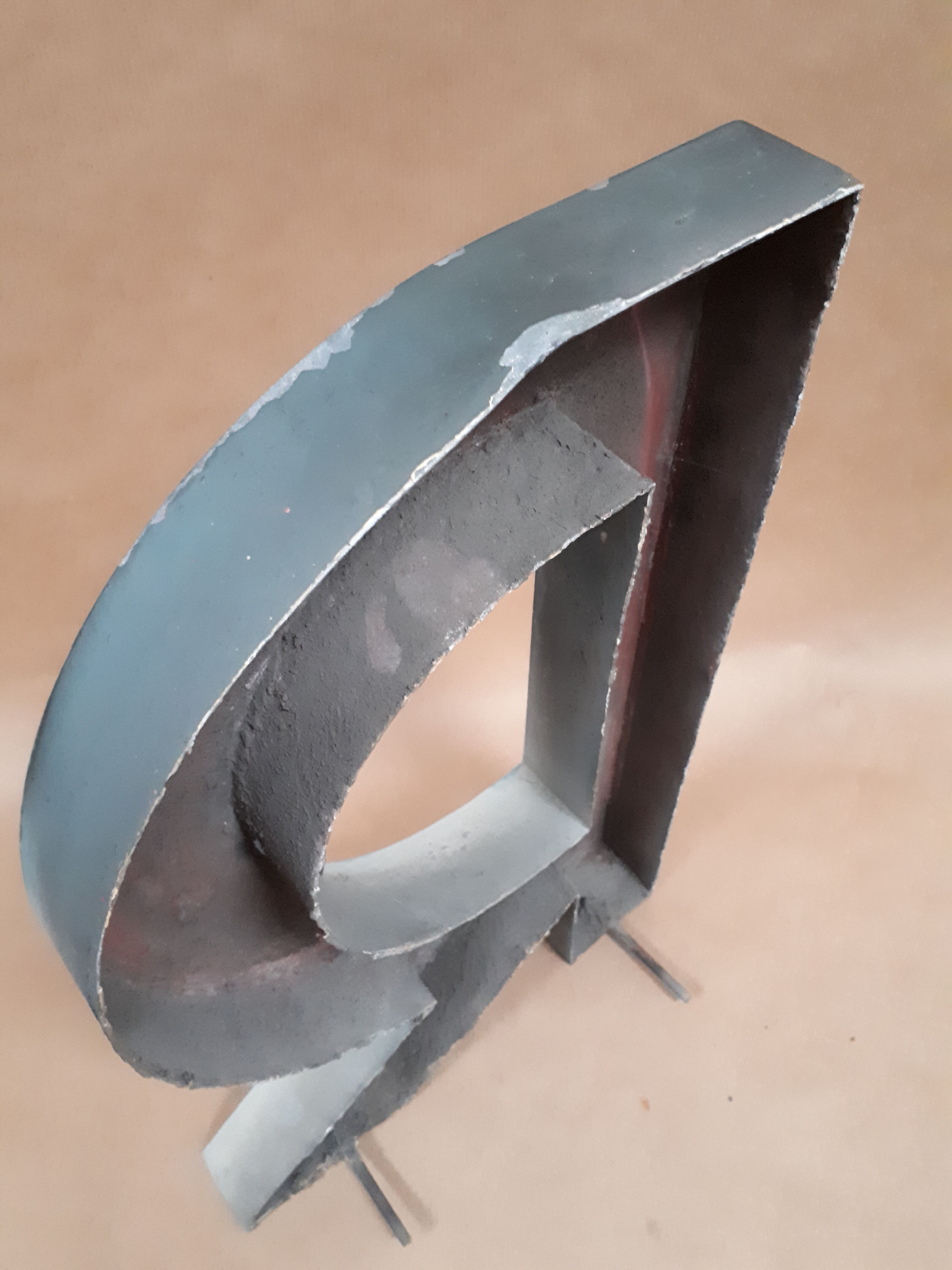 Letter of sign R metal zinc painted vintage 1950