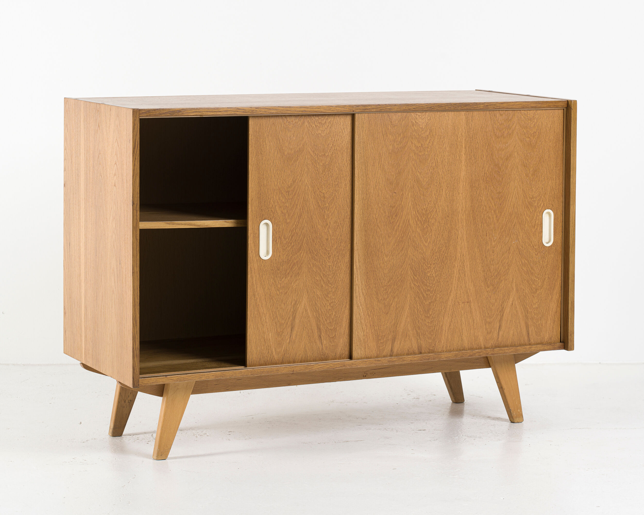 U-452 sideboard by Jiří Jiroutek for Interier Praha, 1960