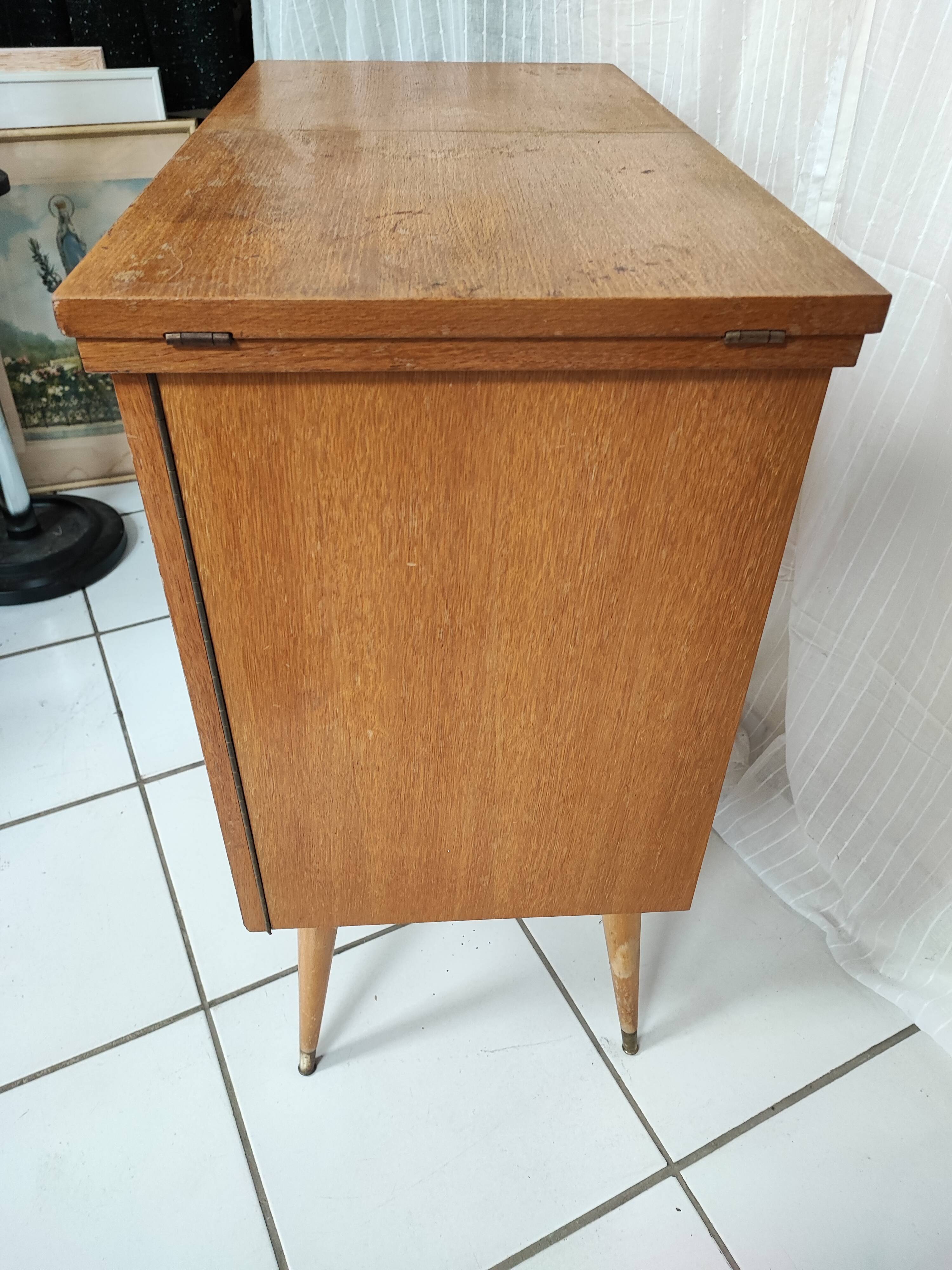 Chest of drawers furniture