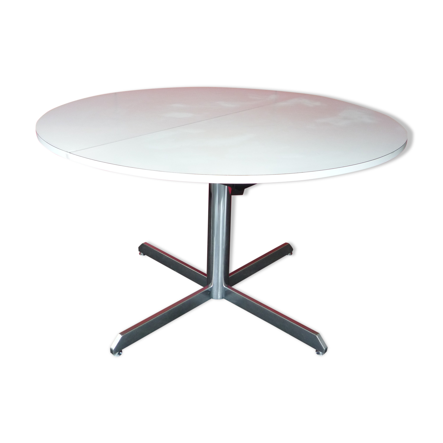 Table distributed at Roche Bobois 70/80's