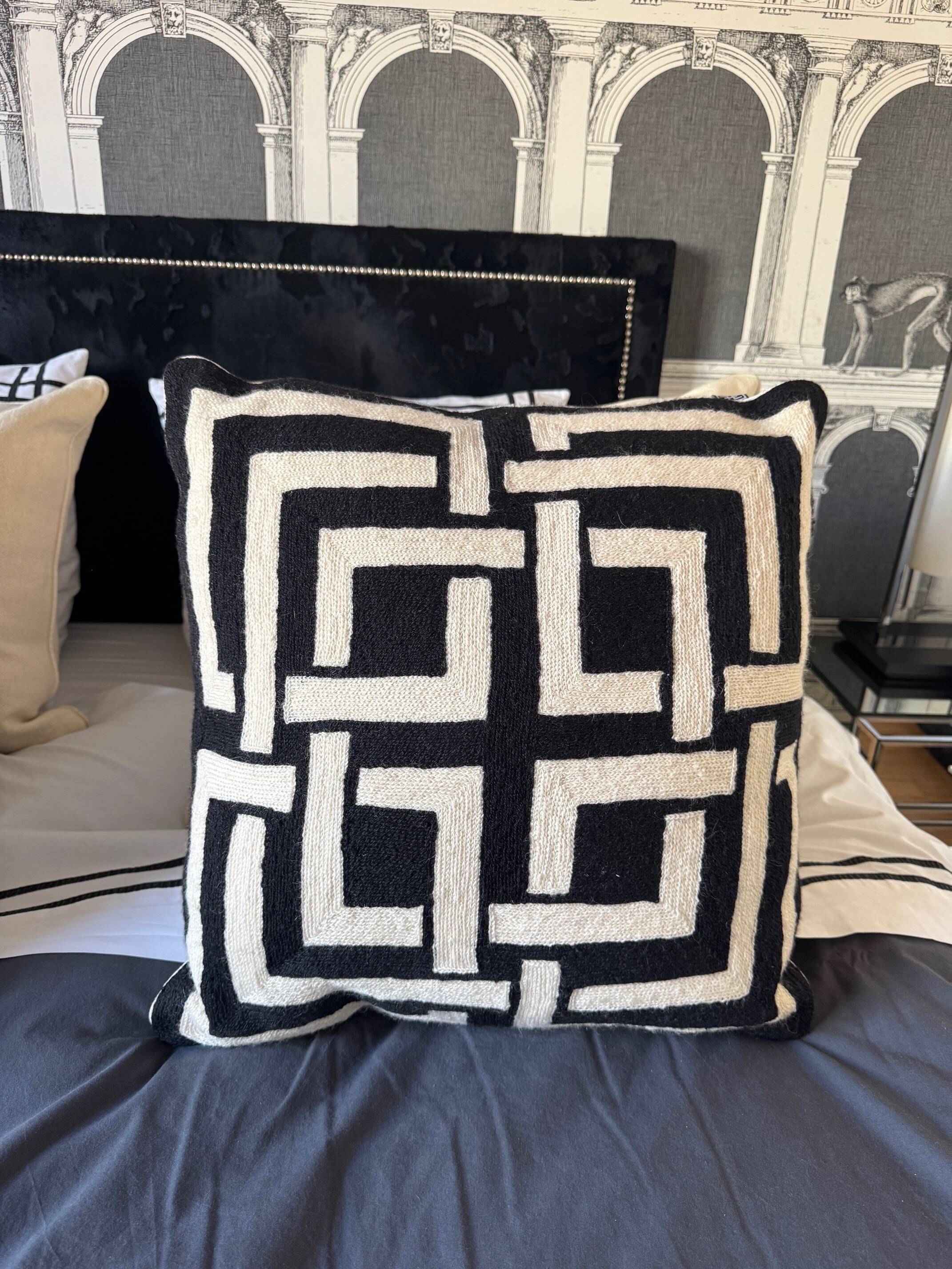 Two-coloured cushion