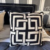 Two-coloured cushion