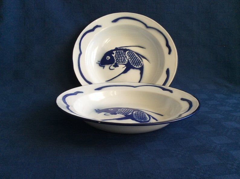 Set of 2 hollow plates enamelled white vintage basins
