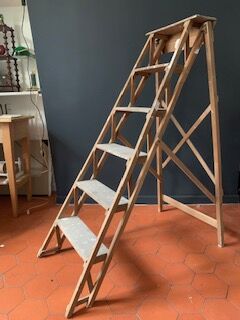 Escabeau de peintre en bois ancien