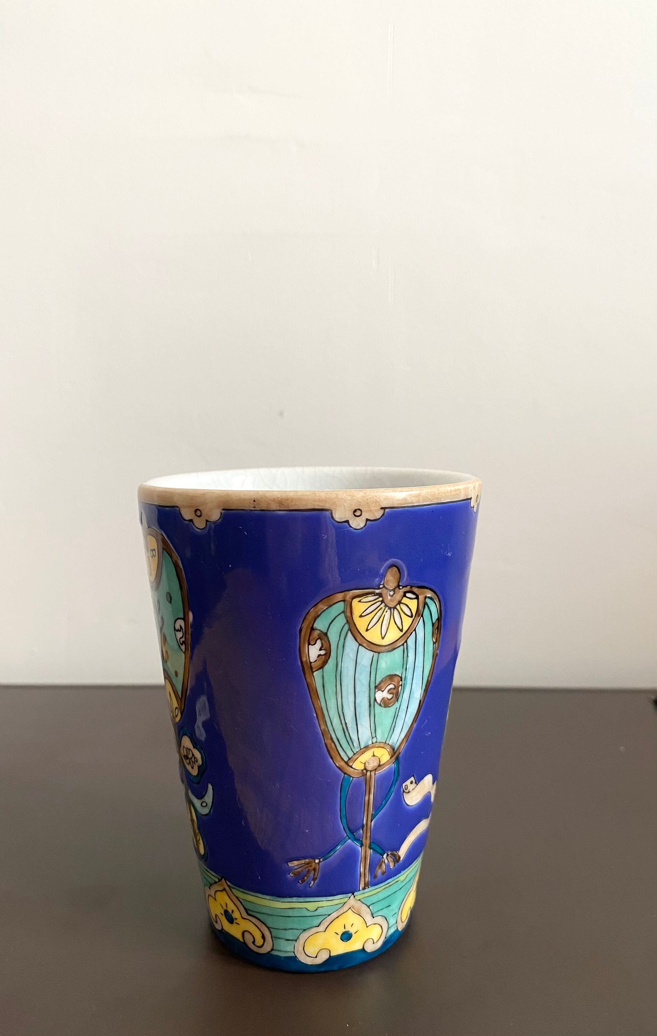 Hand-painted ceramic Fragonard vase