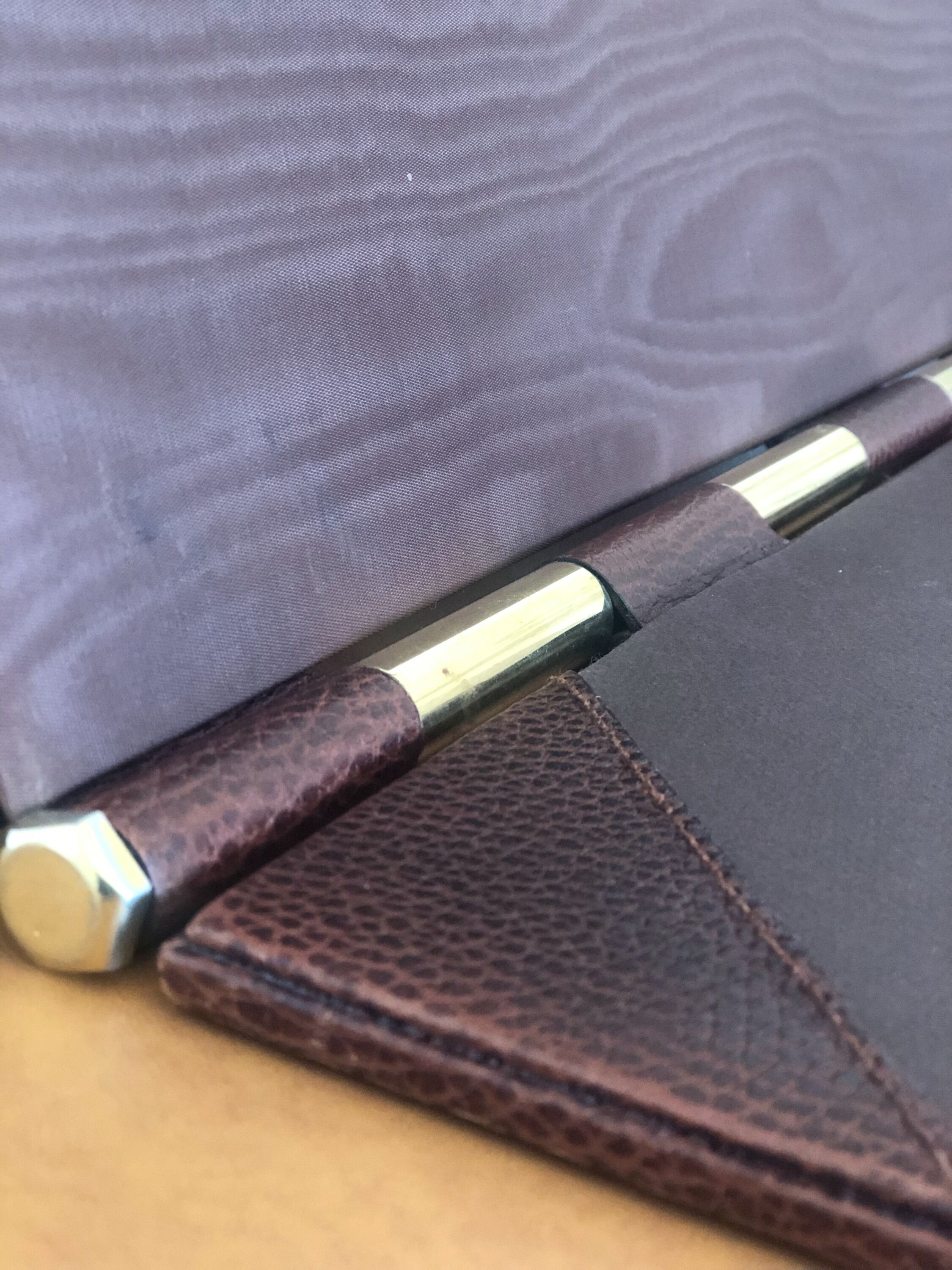 Double brown leather underhand signed Lancel