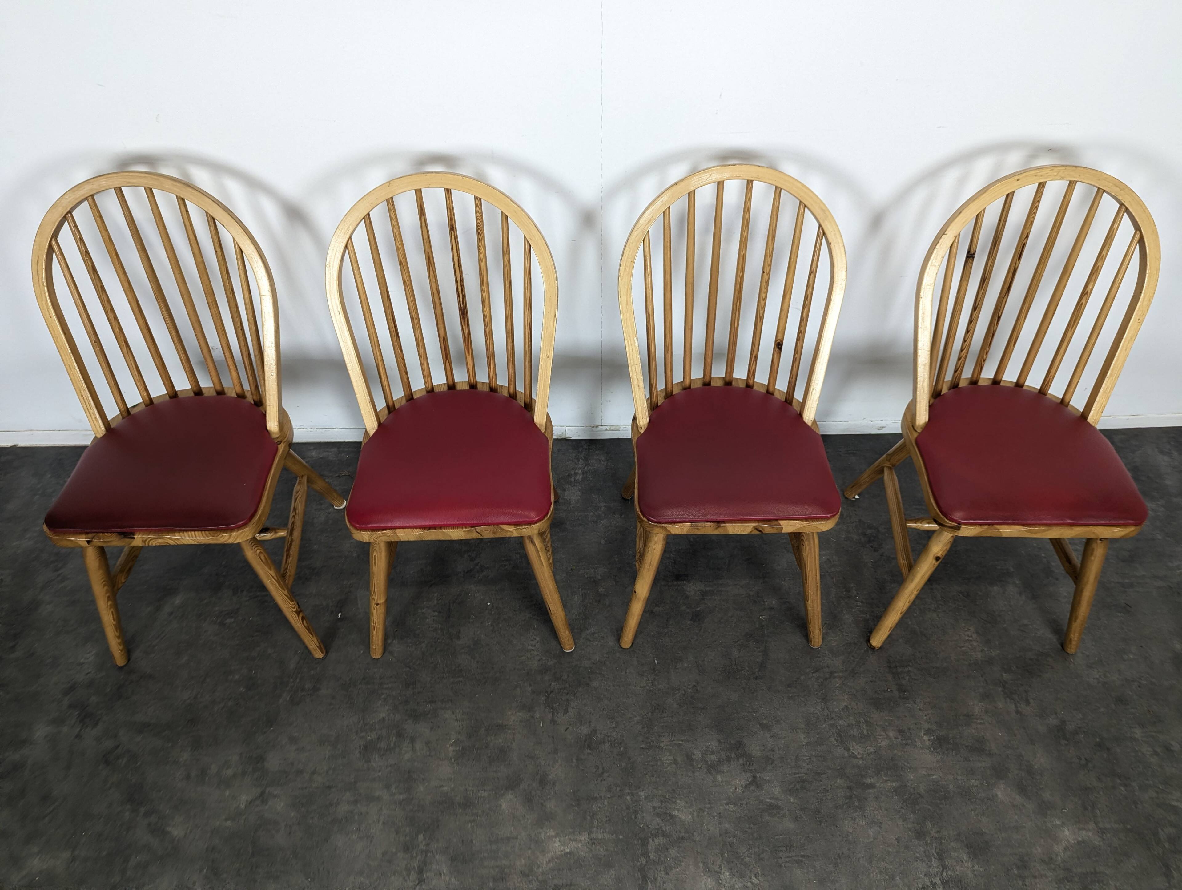 Set of 4 pine chairs