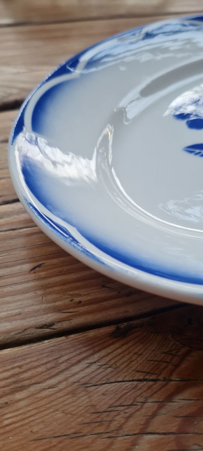 Digoin serving dish