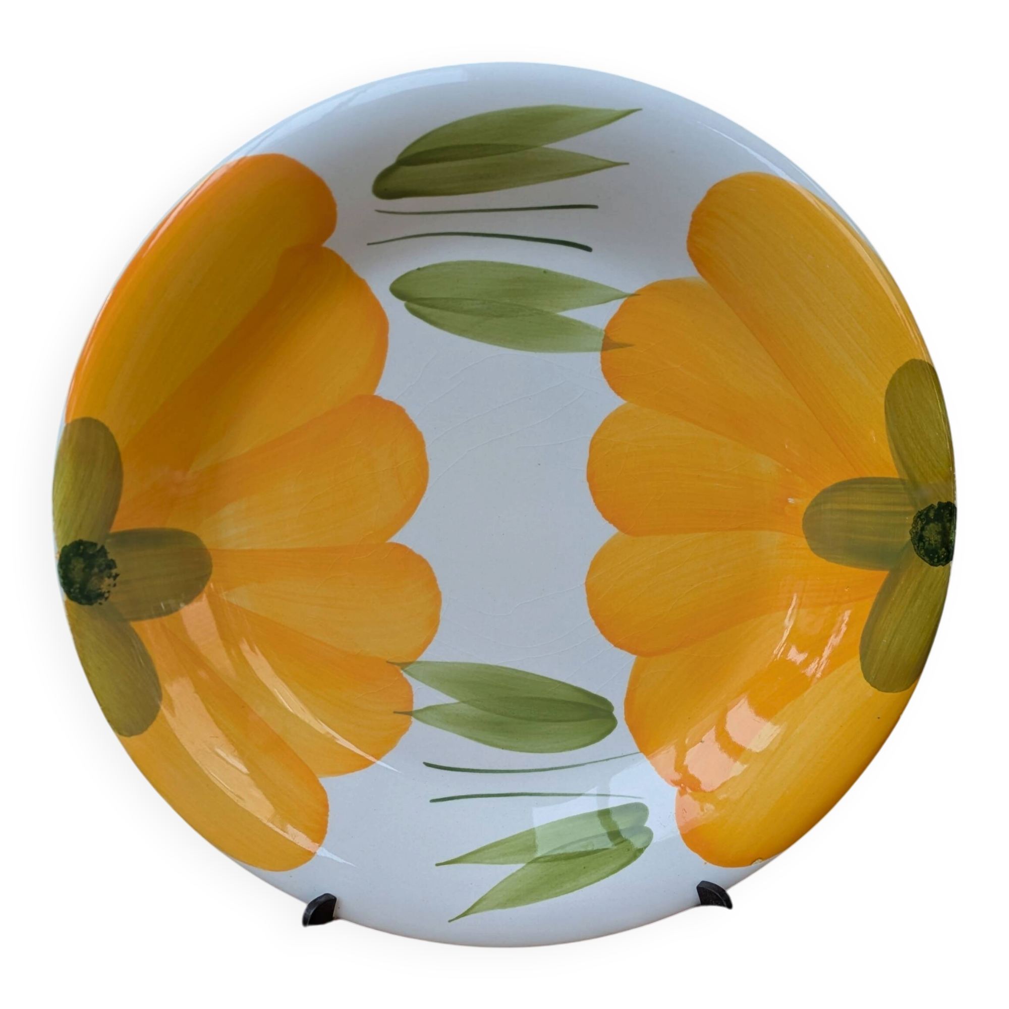 Round serving dish with hand-painted yellow flowers in ceramic TC Italy.