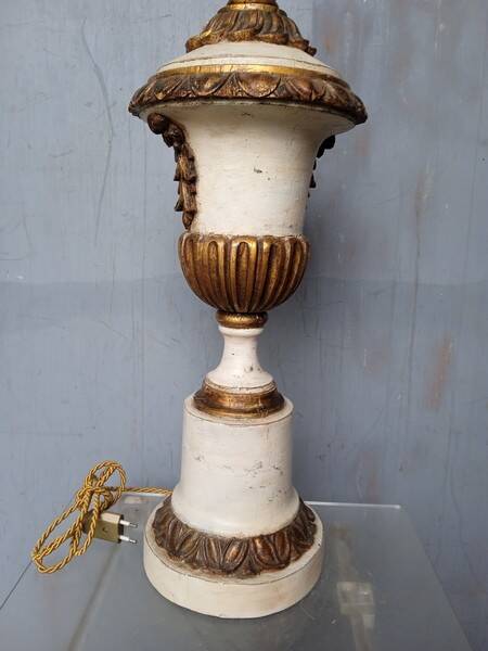 Medicis lamp carved polychrome wood ep 1940