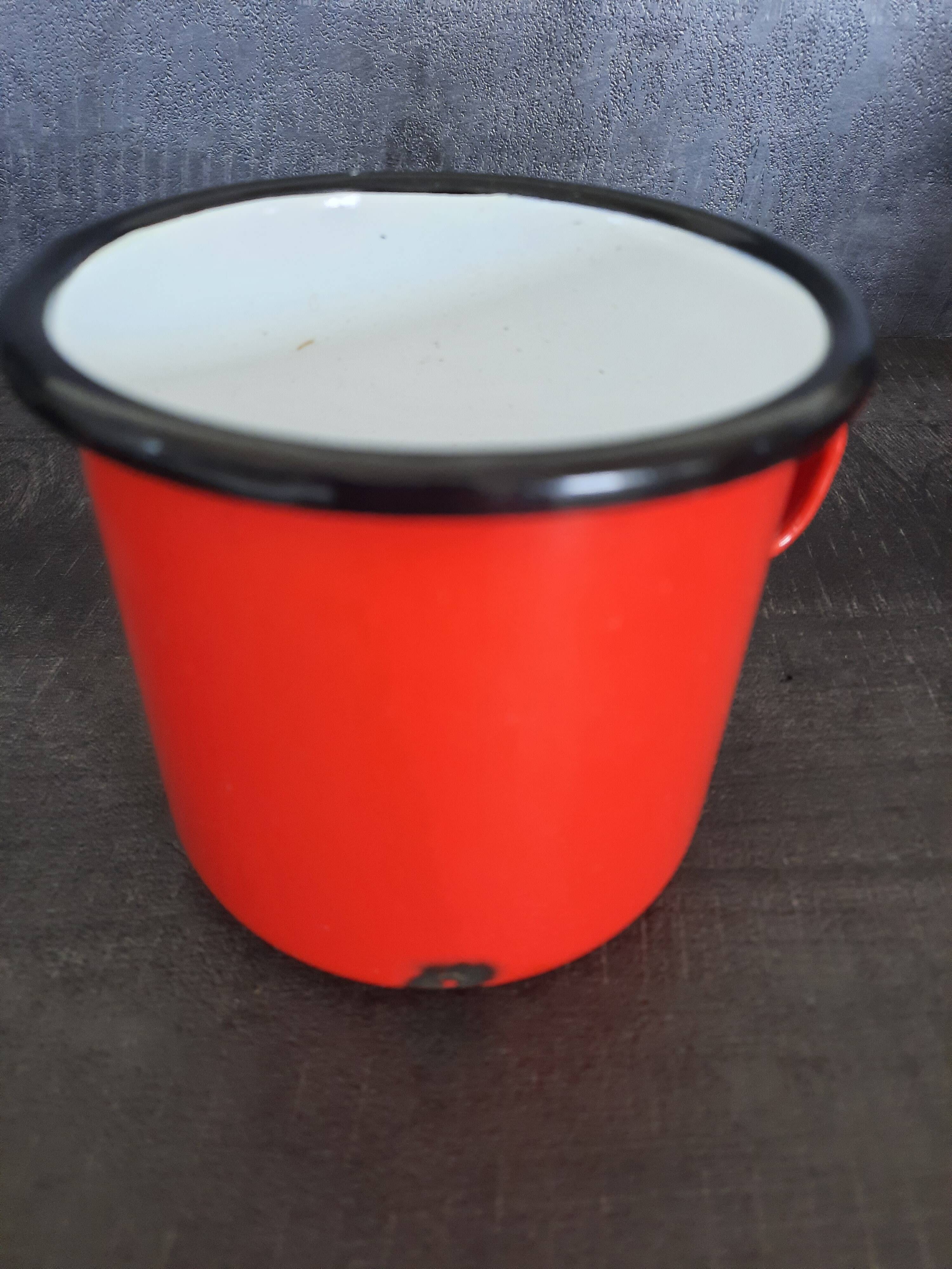 6 cups of enamelled sheet metal