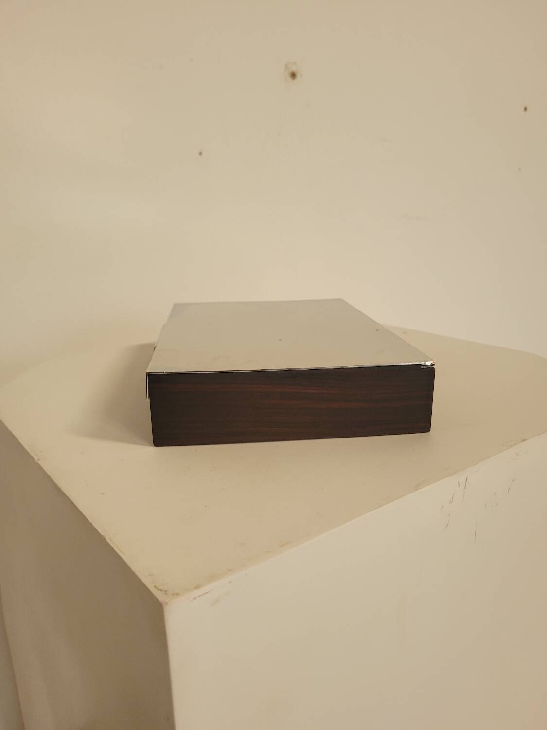 Box in silver-plated metal and macassar ebony