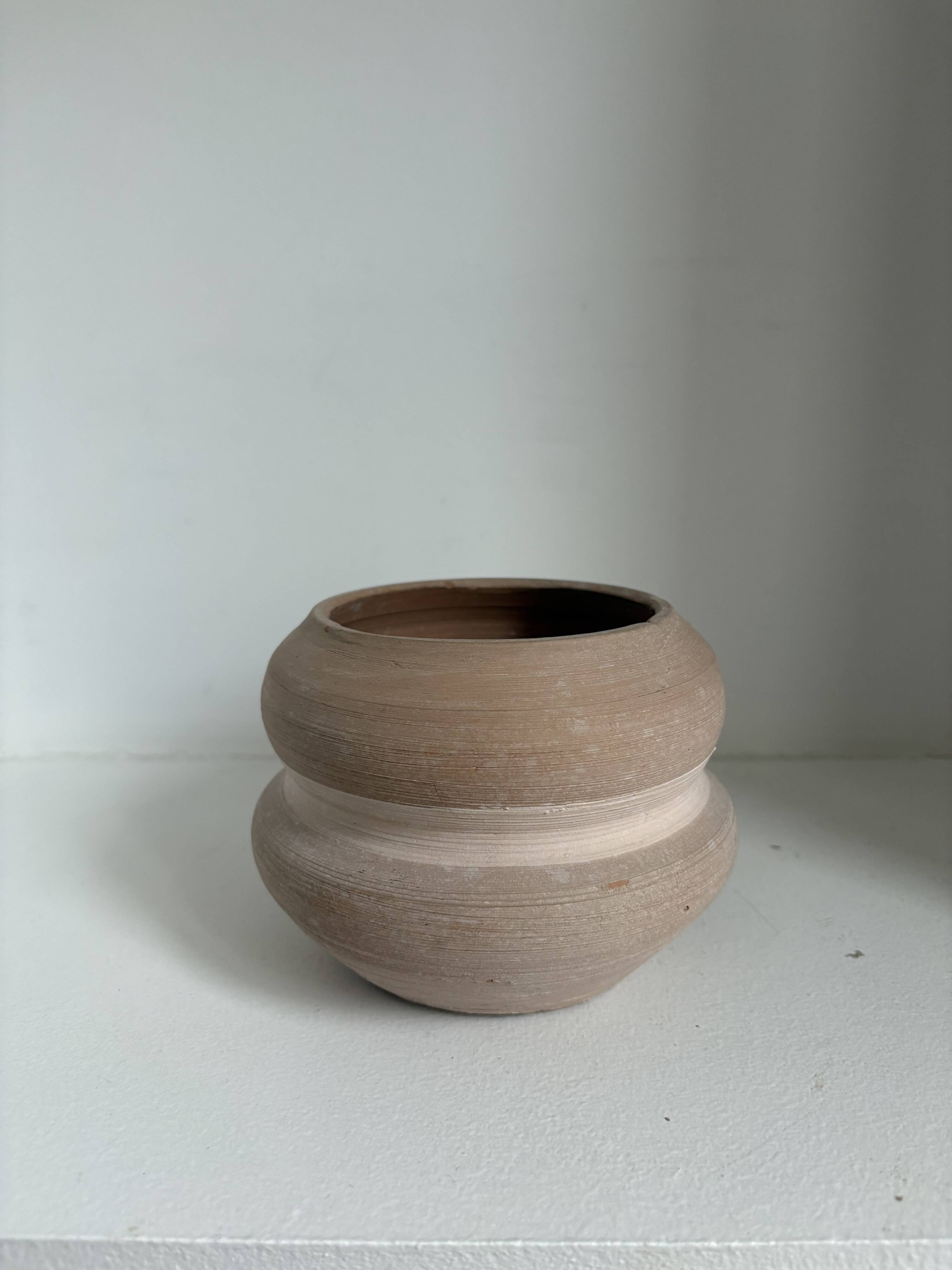 Set of 12 decorative items