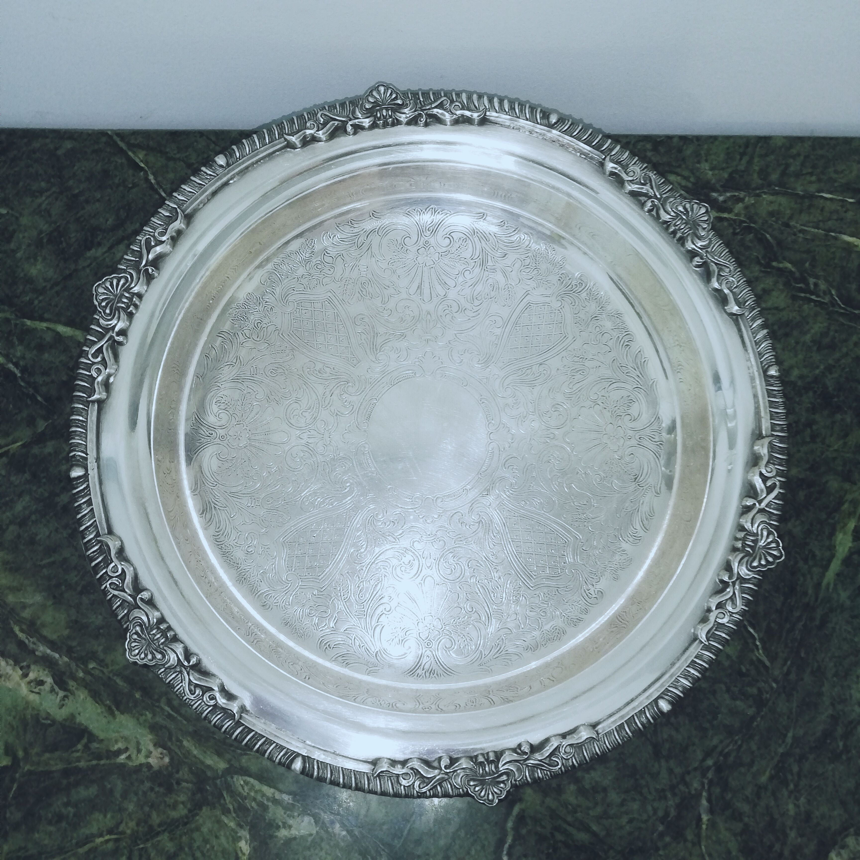 Plat anglais en métal argenté XIXe siècle
