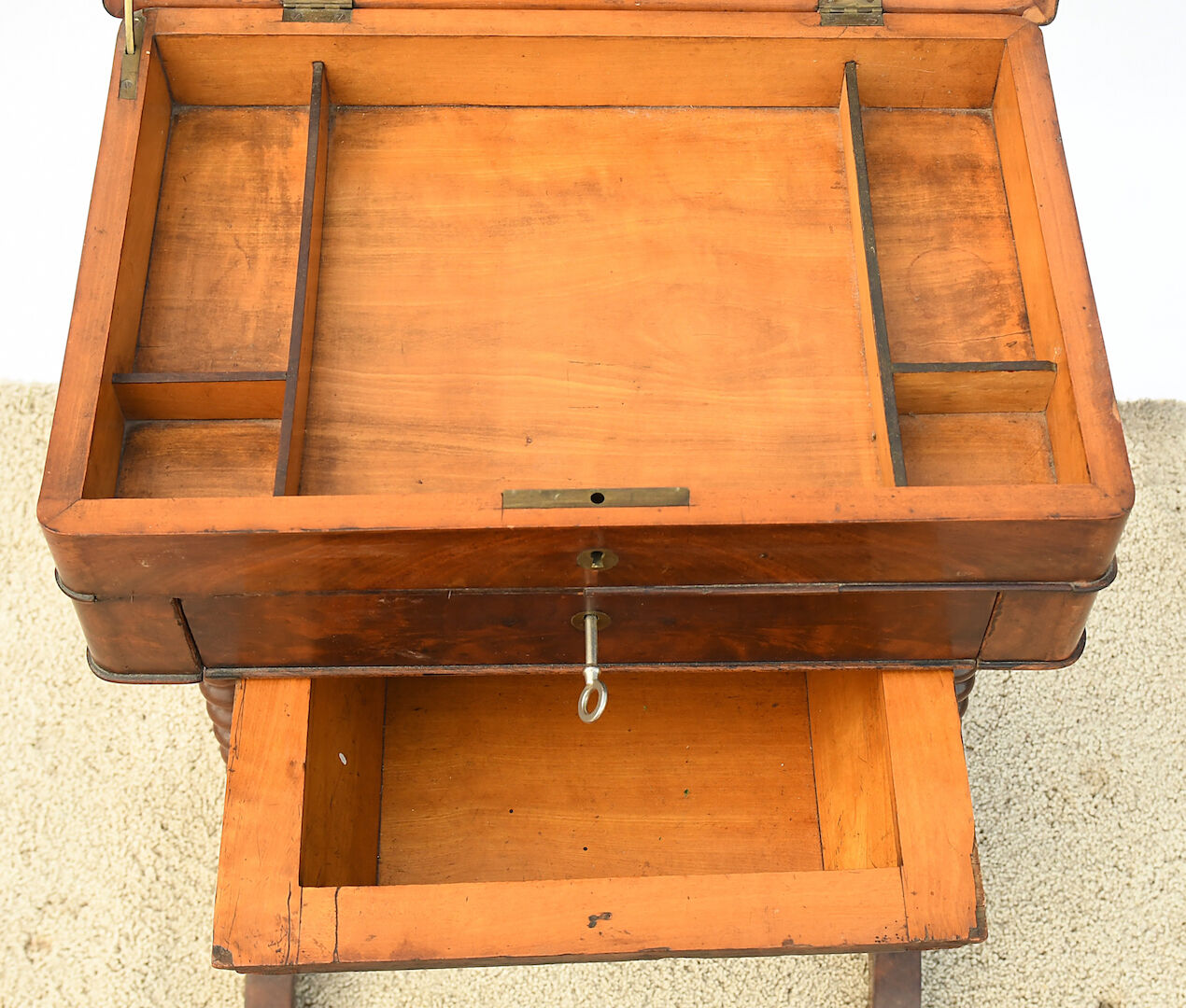 Mahogany worker Louis-Philippe era