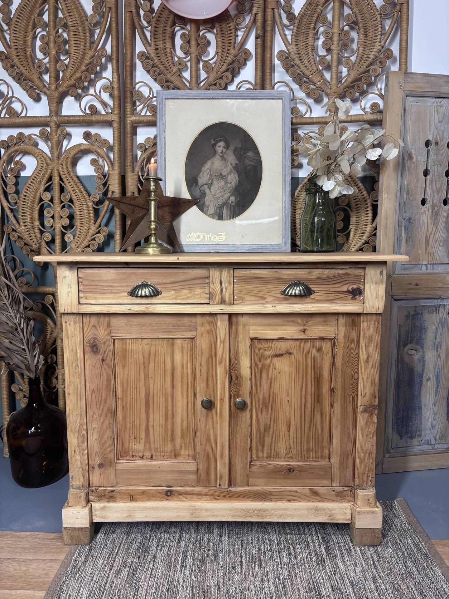 Pine buffet