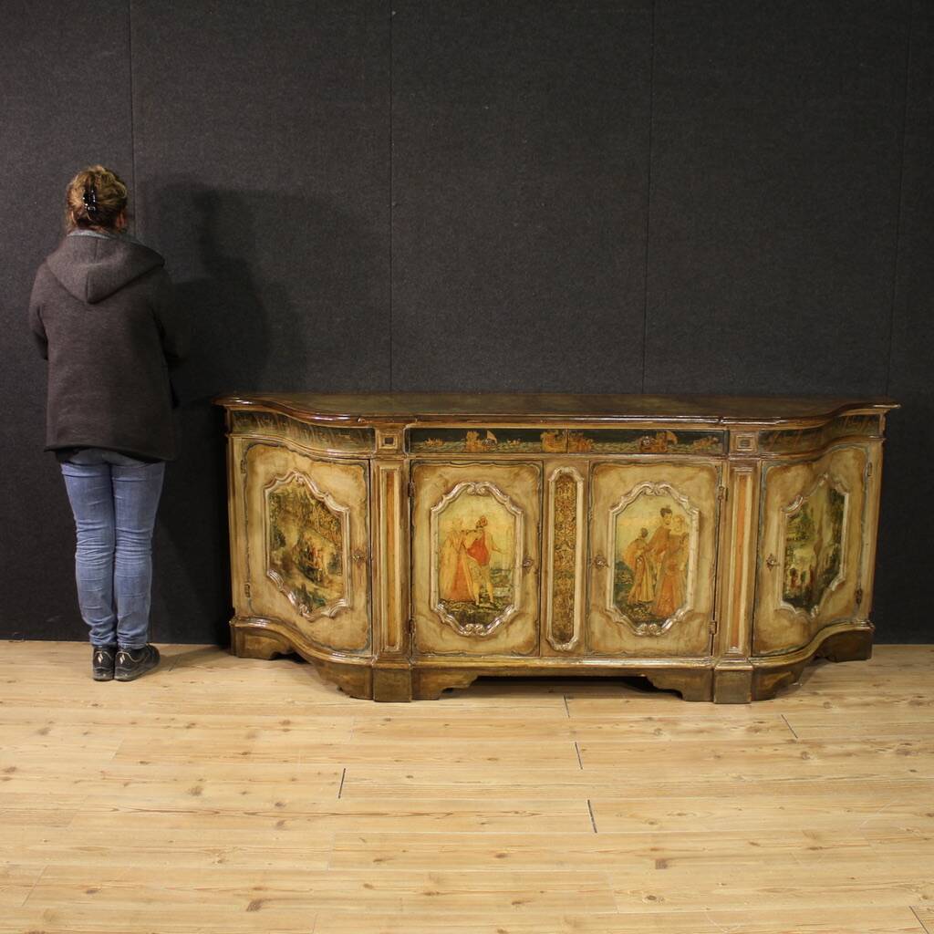 Great lacquered and painted Venetian sideboard from the 20th century