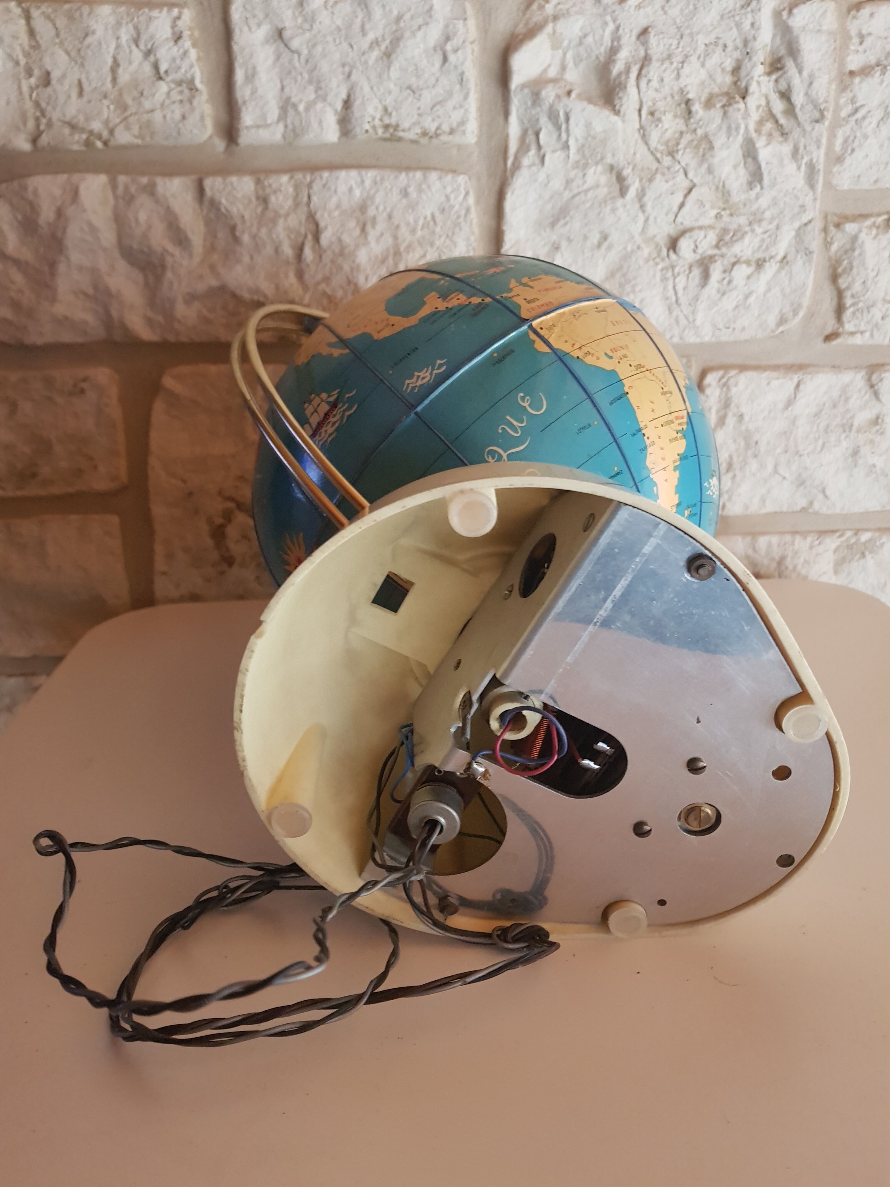 Globe Terrestre Mappemonde "Radio-Célard" Year 1955