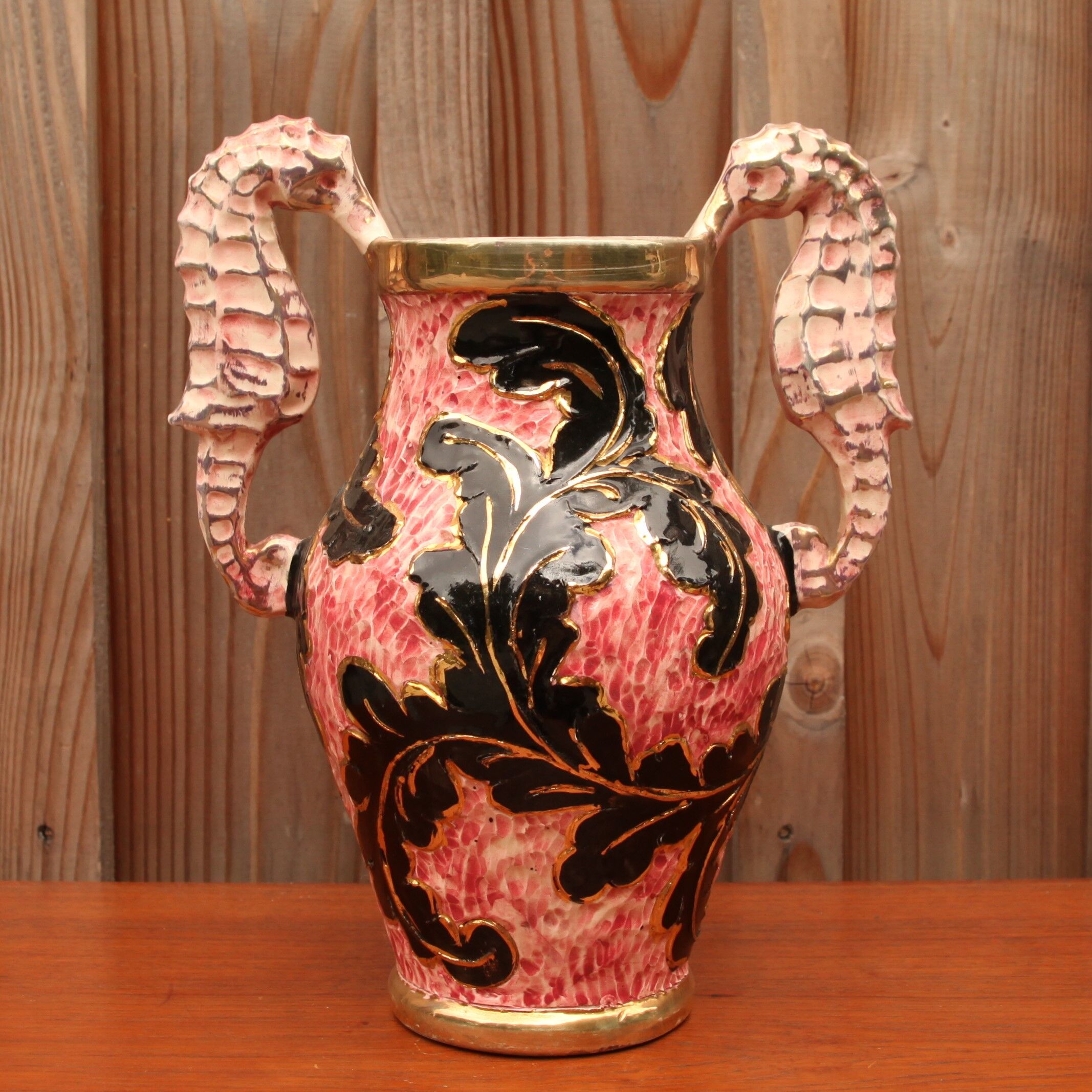Pink ceramic vase Monaco with leaf decoration
