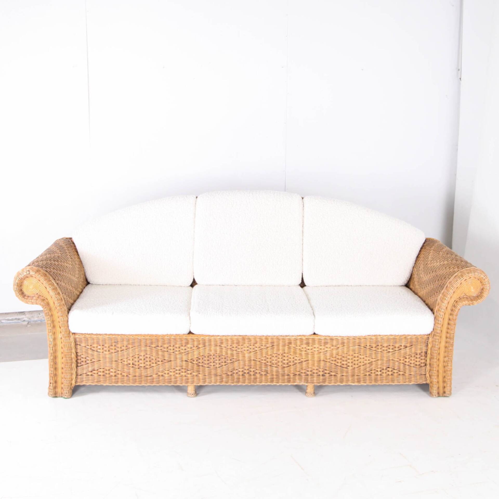 Woven rattan lounge set