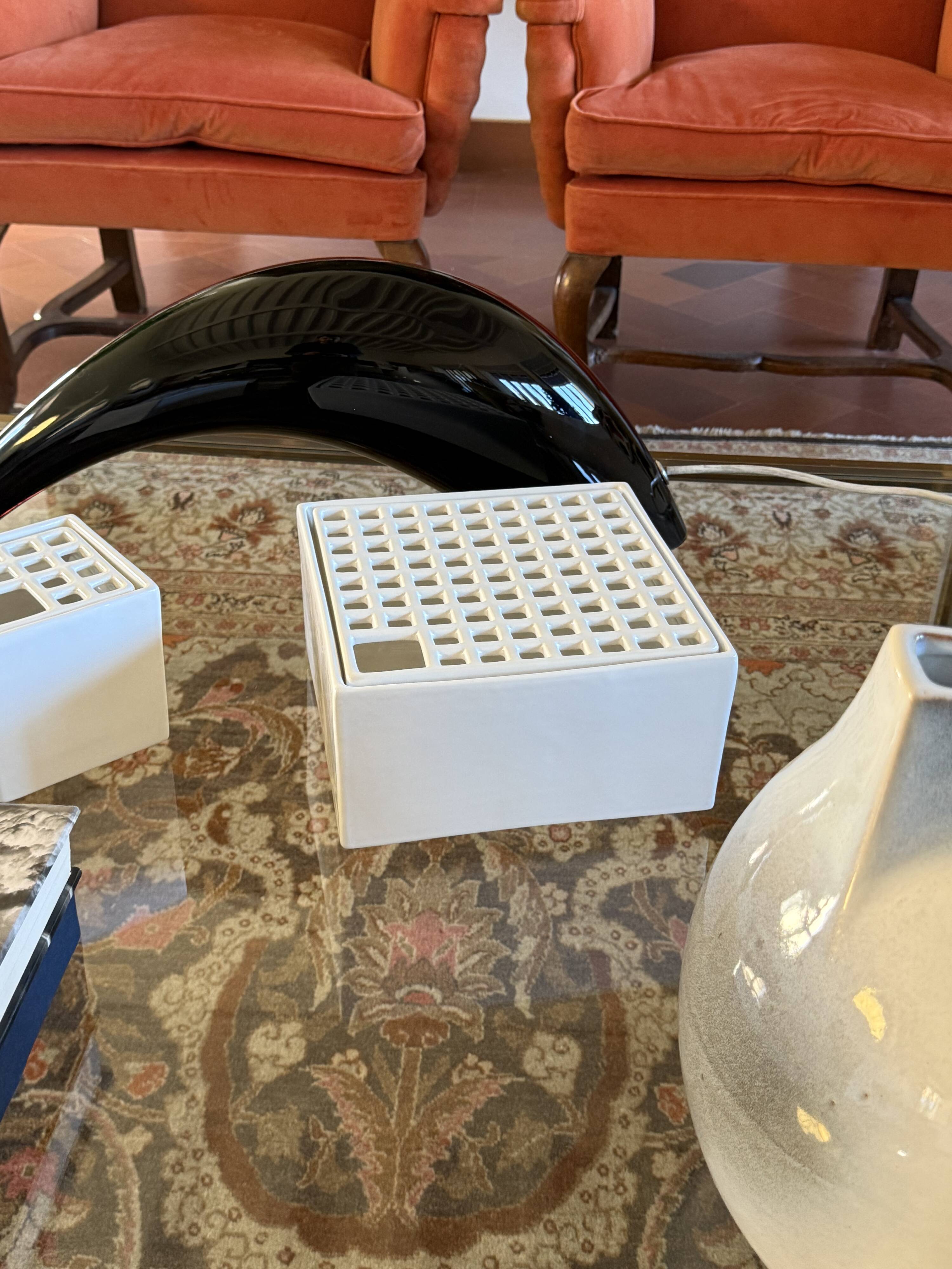 Studio Opi, White space age mod. Ikebana C ceramic vase / ashtray, Gabbiane