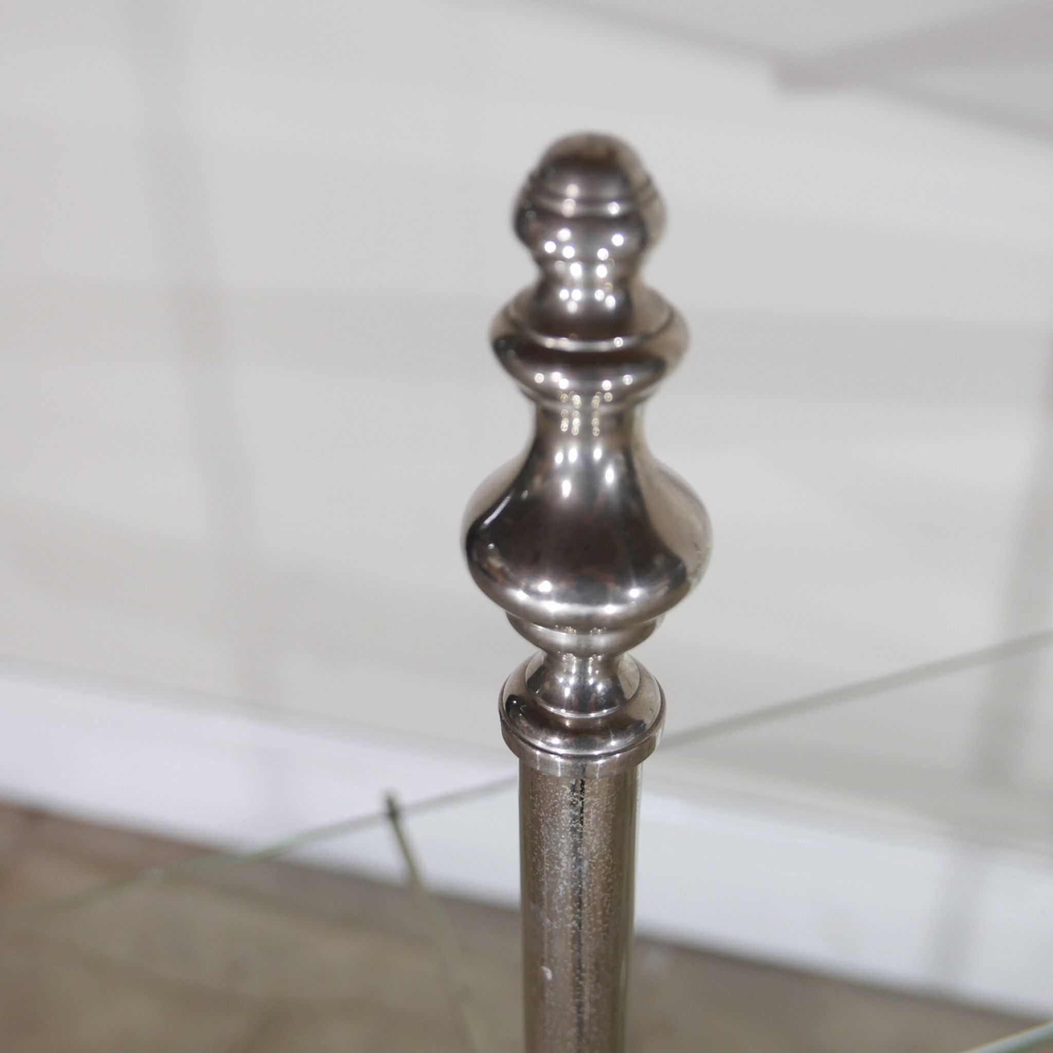Étagère boutique vintage chrome