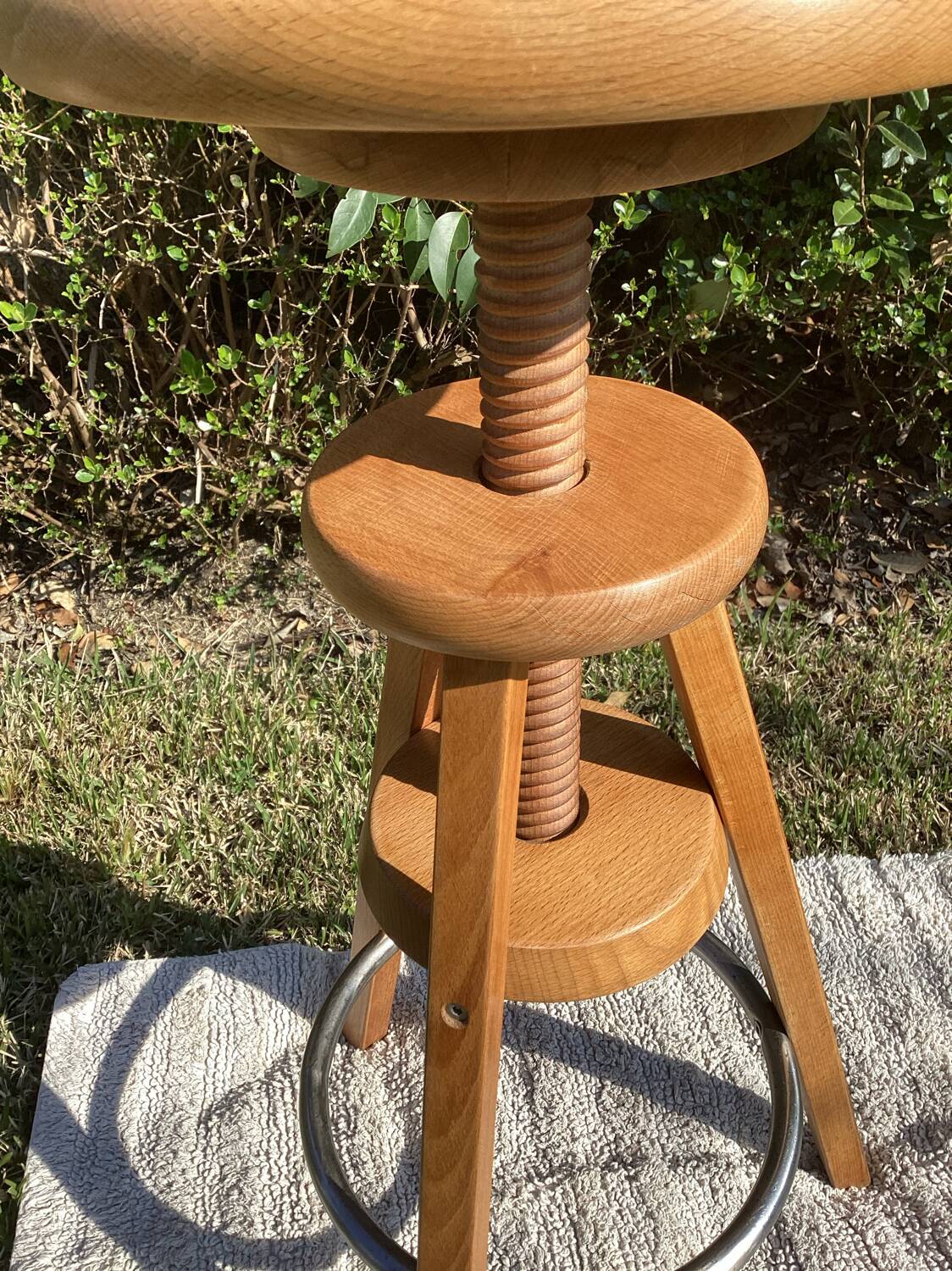 Tabouret à vis bois dit d’horloger