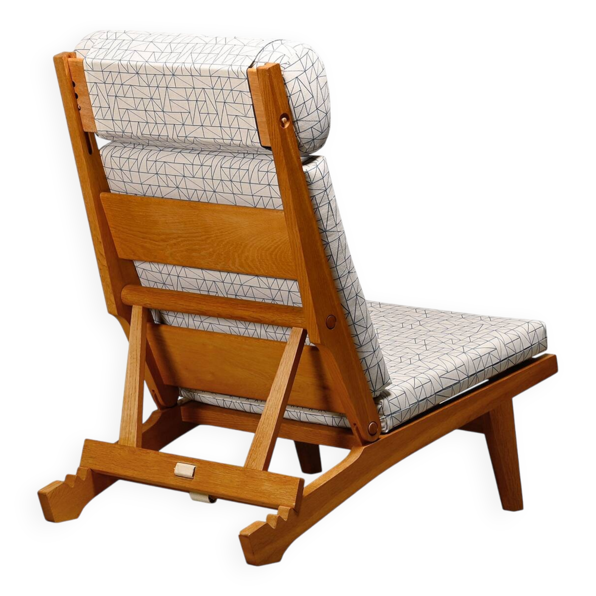 Hans J. Wegner AP71 Lounge Chair, Oak and Graphic fabric for AP Stolen, Den