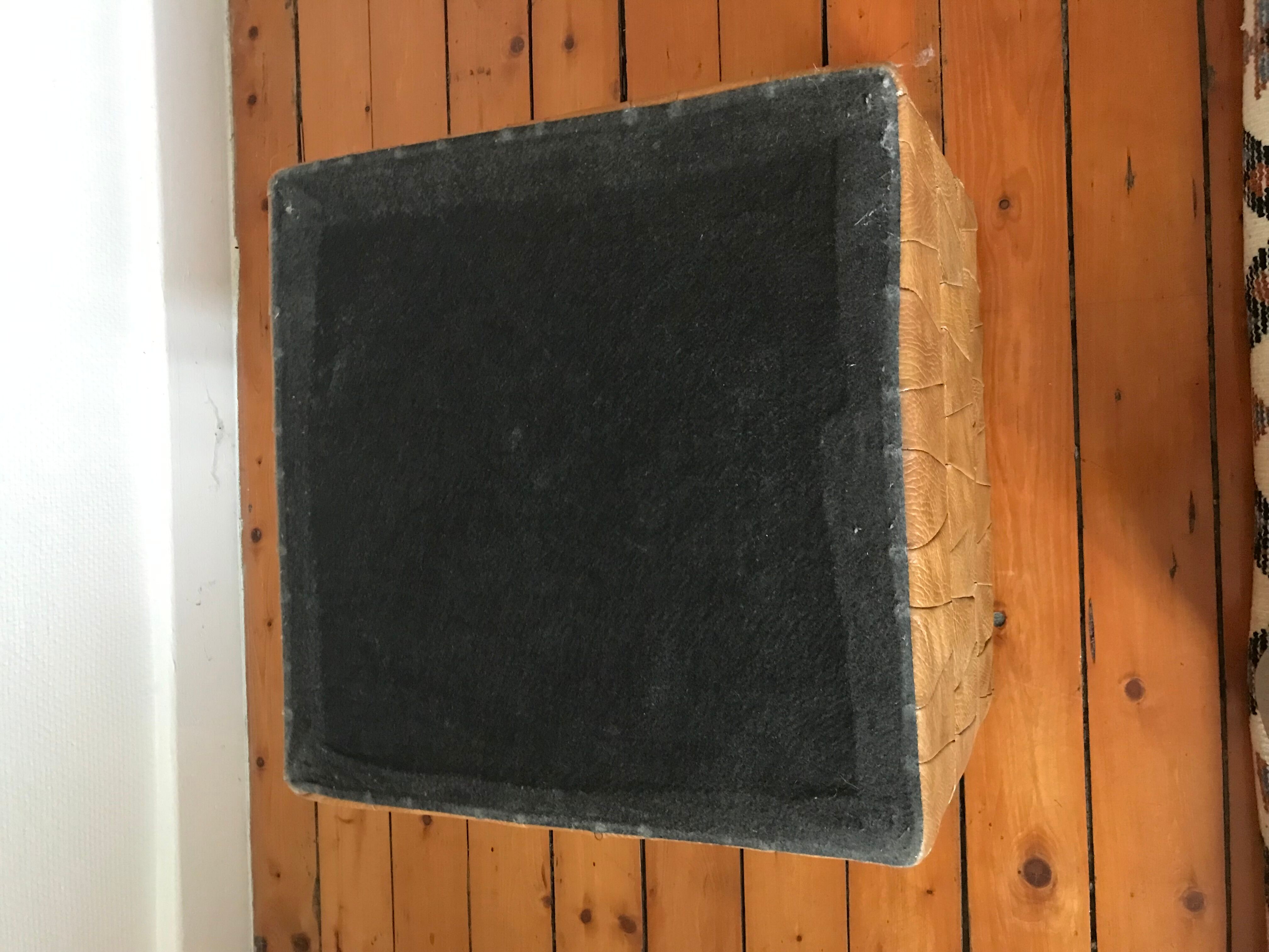 Pouf coffre cuir patchwork vintage circa 1960