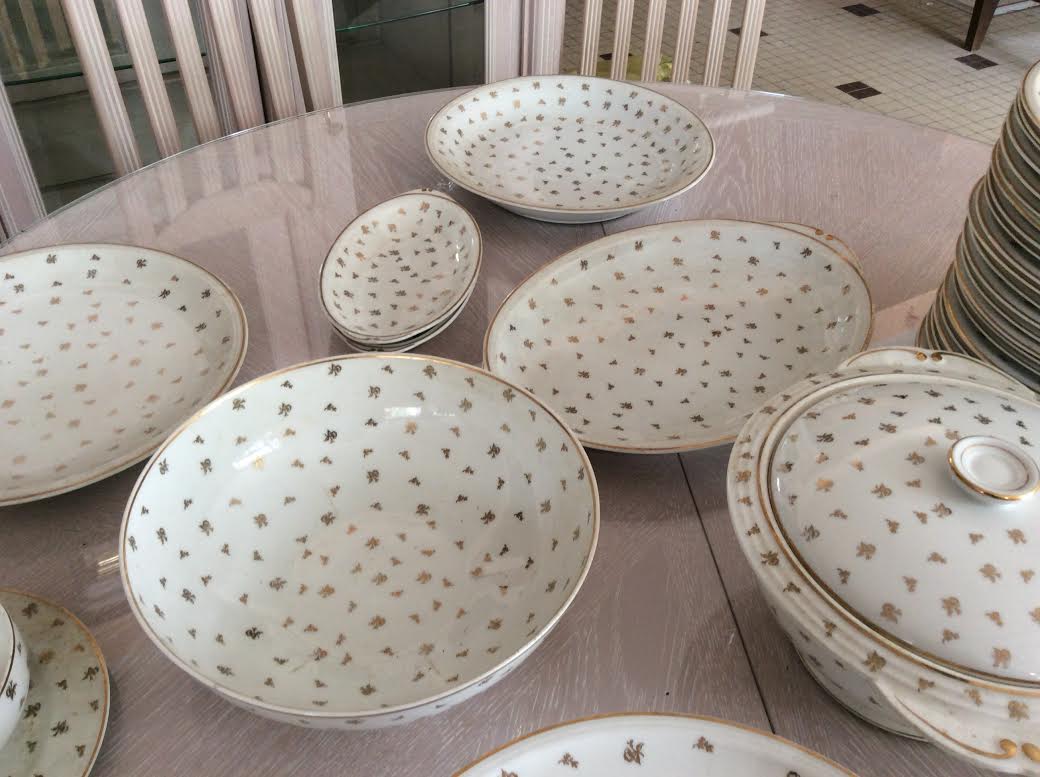 Service de table 54 pièces porcelaine de Limoges