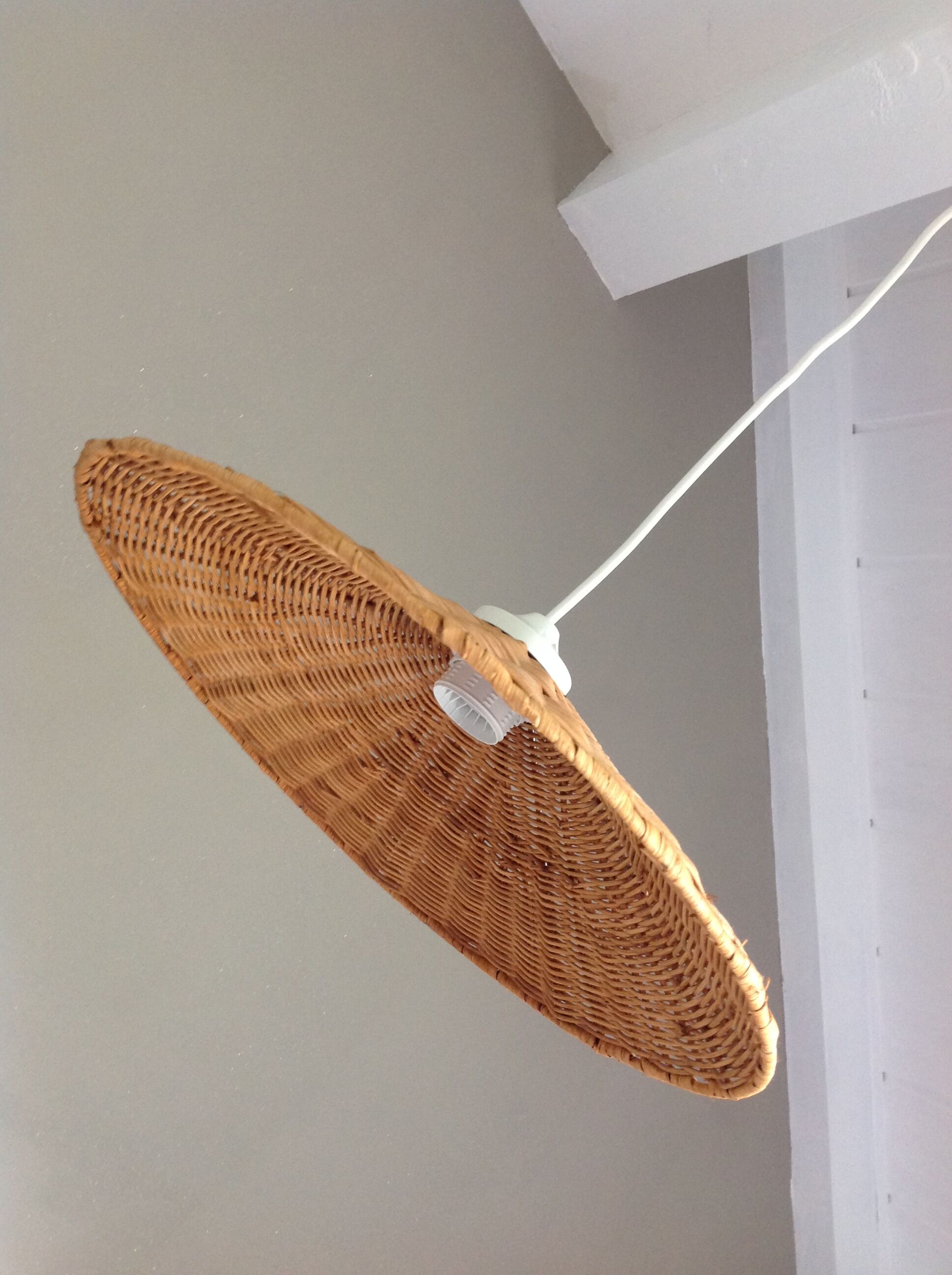 Vintage wicker hanging lamp