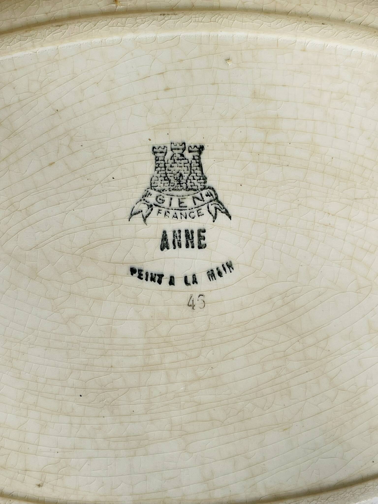 Oval dish from Gien, Anne style