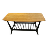 Table basse années 50 en bois laqué noir et plateau bois clair