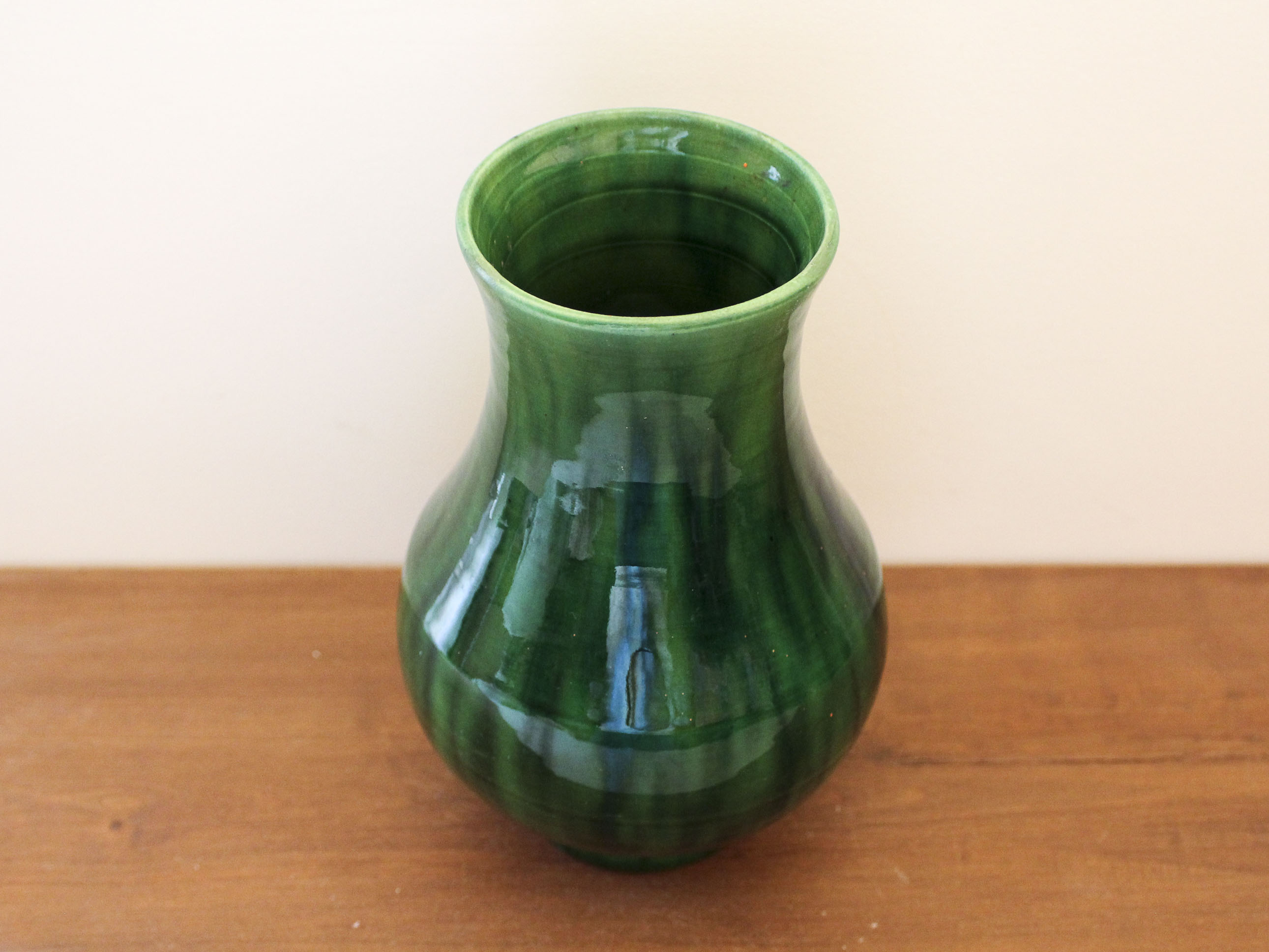 Vase en céramique d'Acollay décor flamé vert