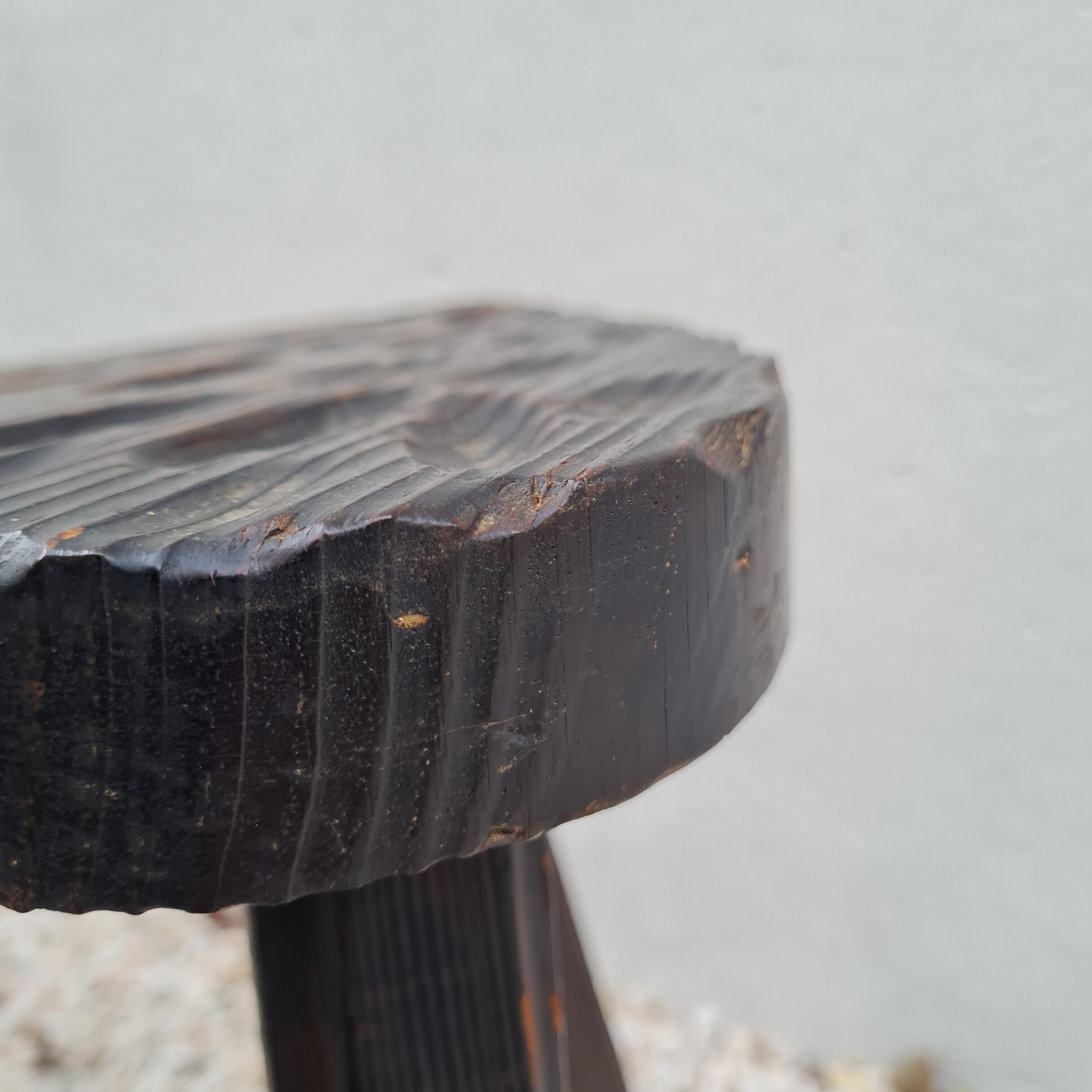 Heart tripod milking stool