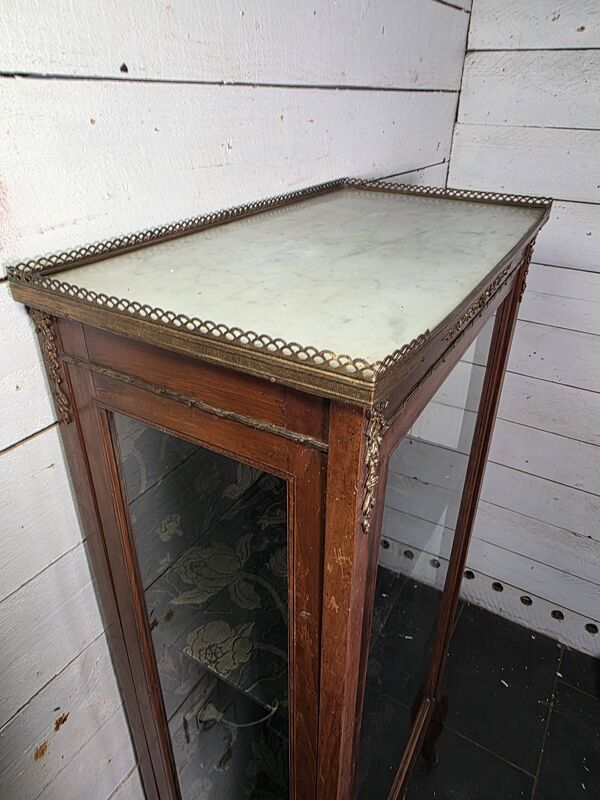 Vitrine ancienne style transition Louis XV-Louis XVI en Acajou