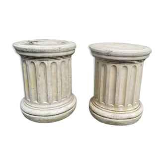 Paire de colonnes basses de jardin de style Gréco-romain en béton