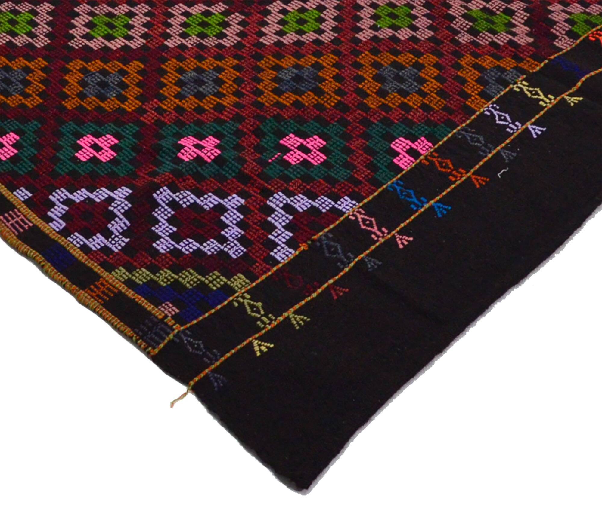 Large vintage Turkish kilim, graphic blue and pink, 282 x 203 cm.
