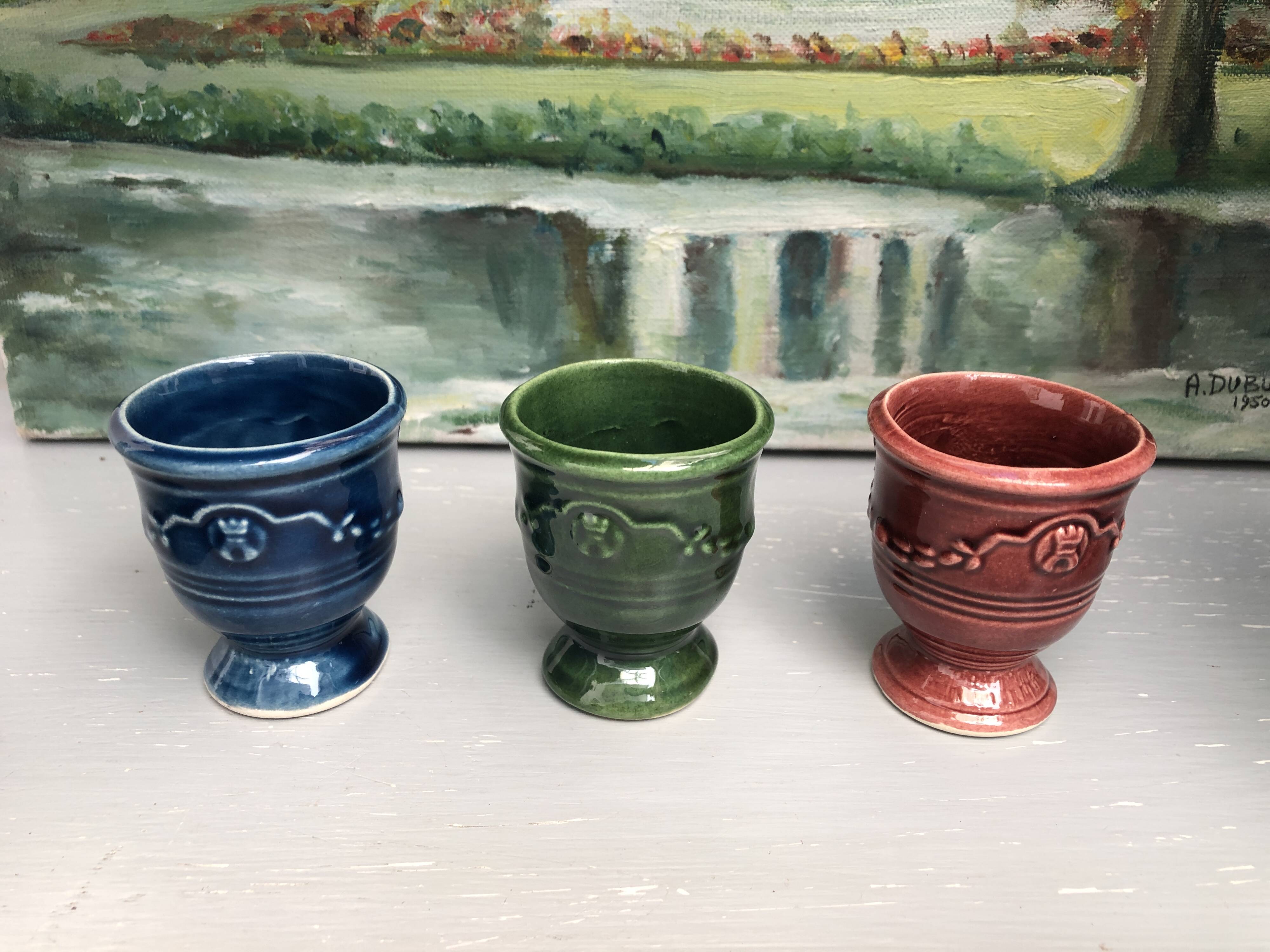 3 egg cups anduze vase