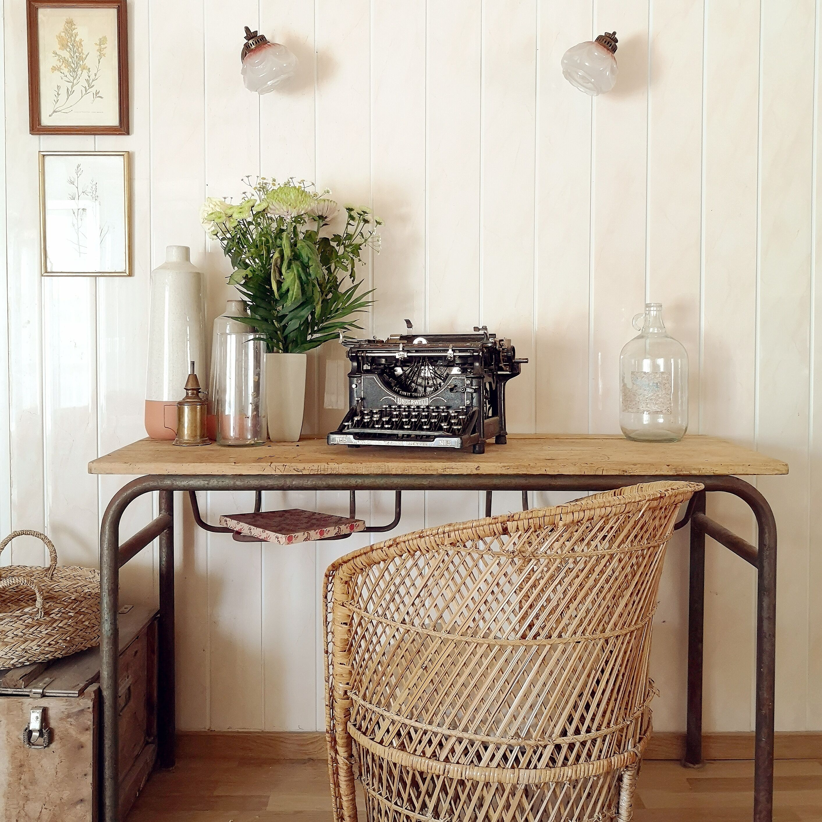 Tulip wall sconces
