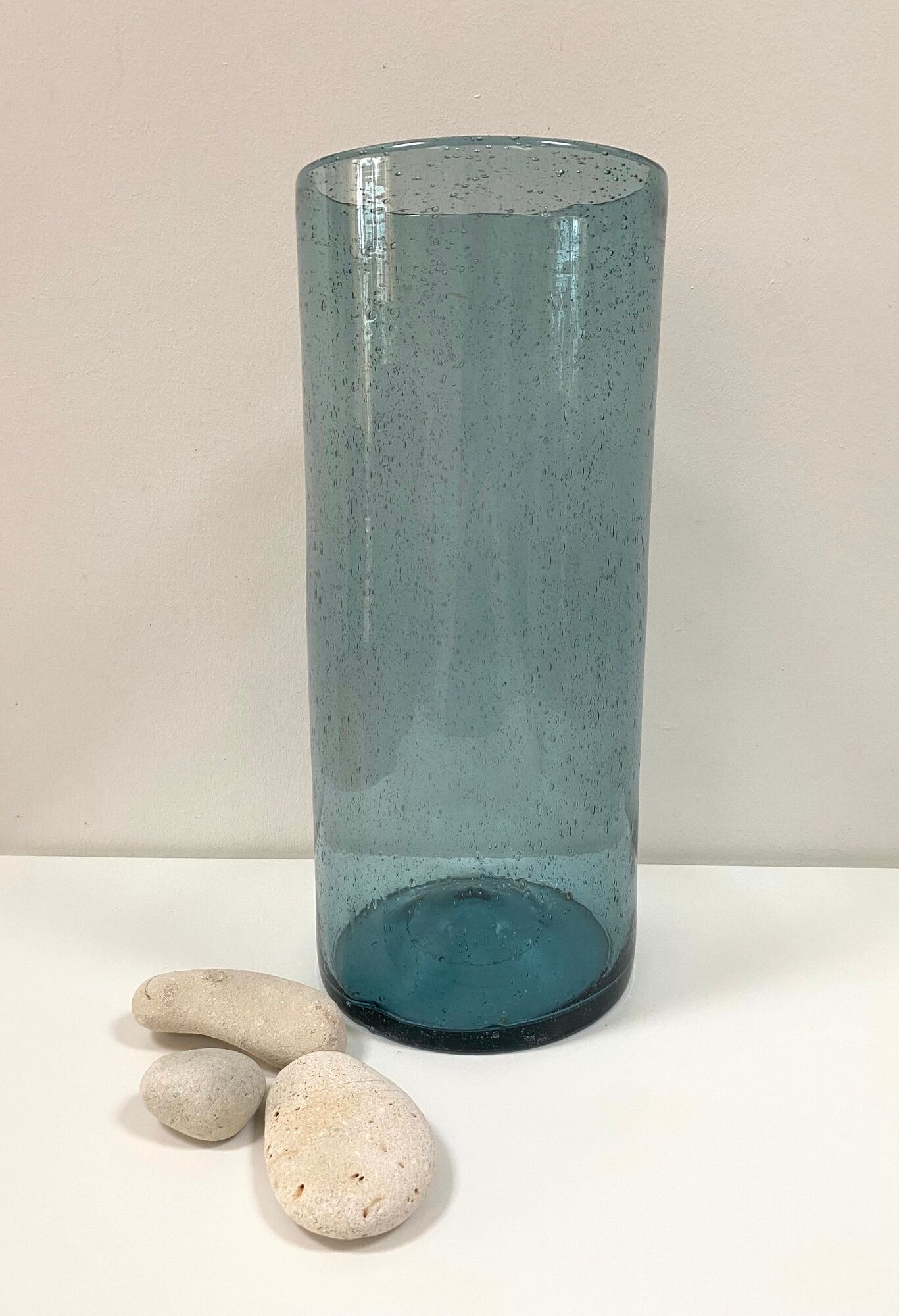Vase in blown glass bubbled blue gray from the 60s