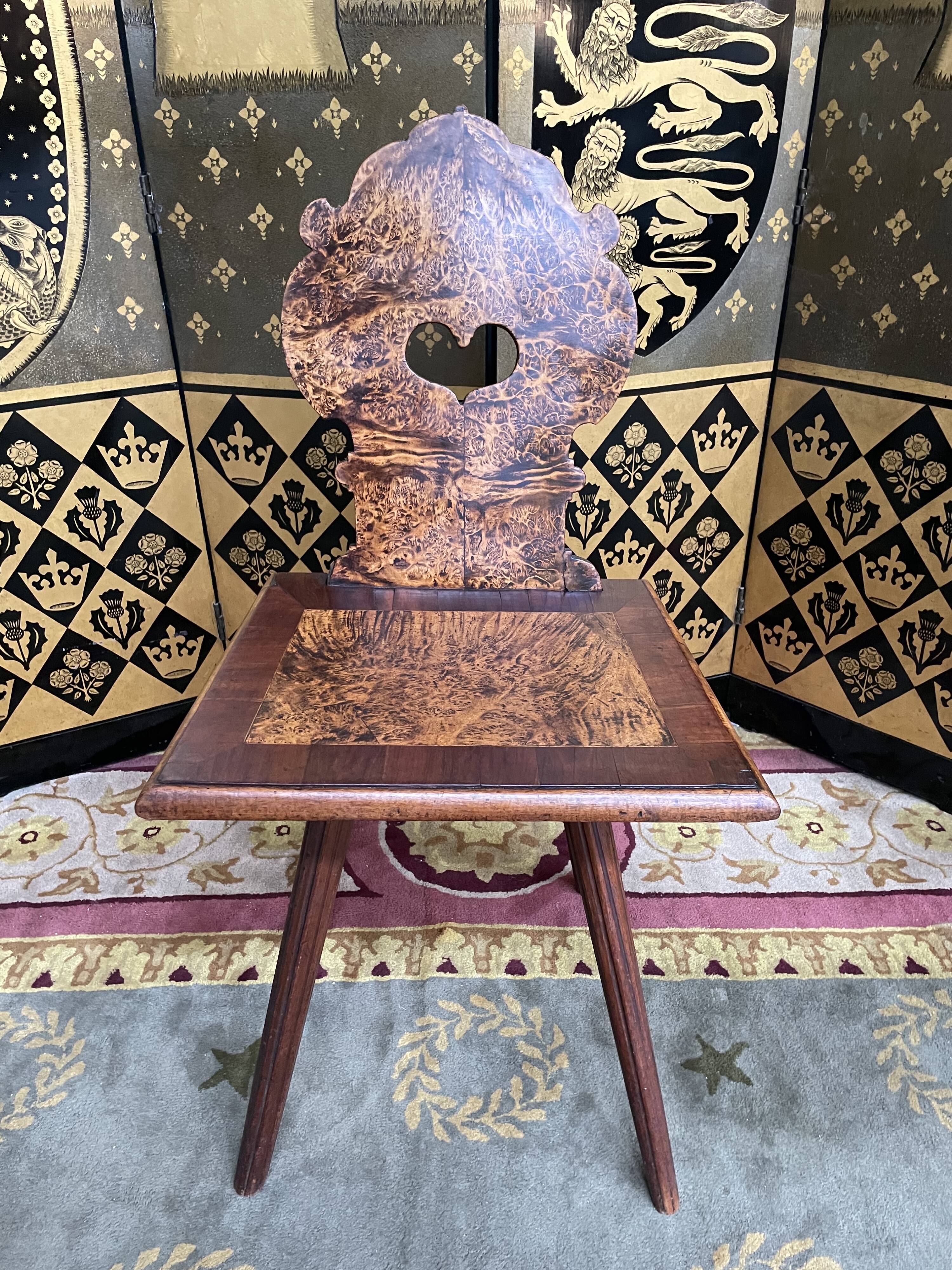 Suite of 4 Alsatian chairs in elm magnifying glass