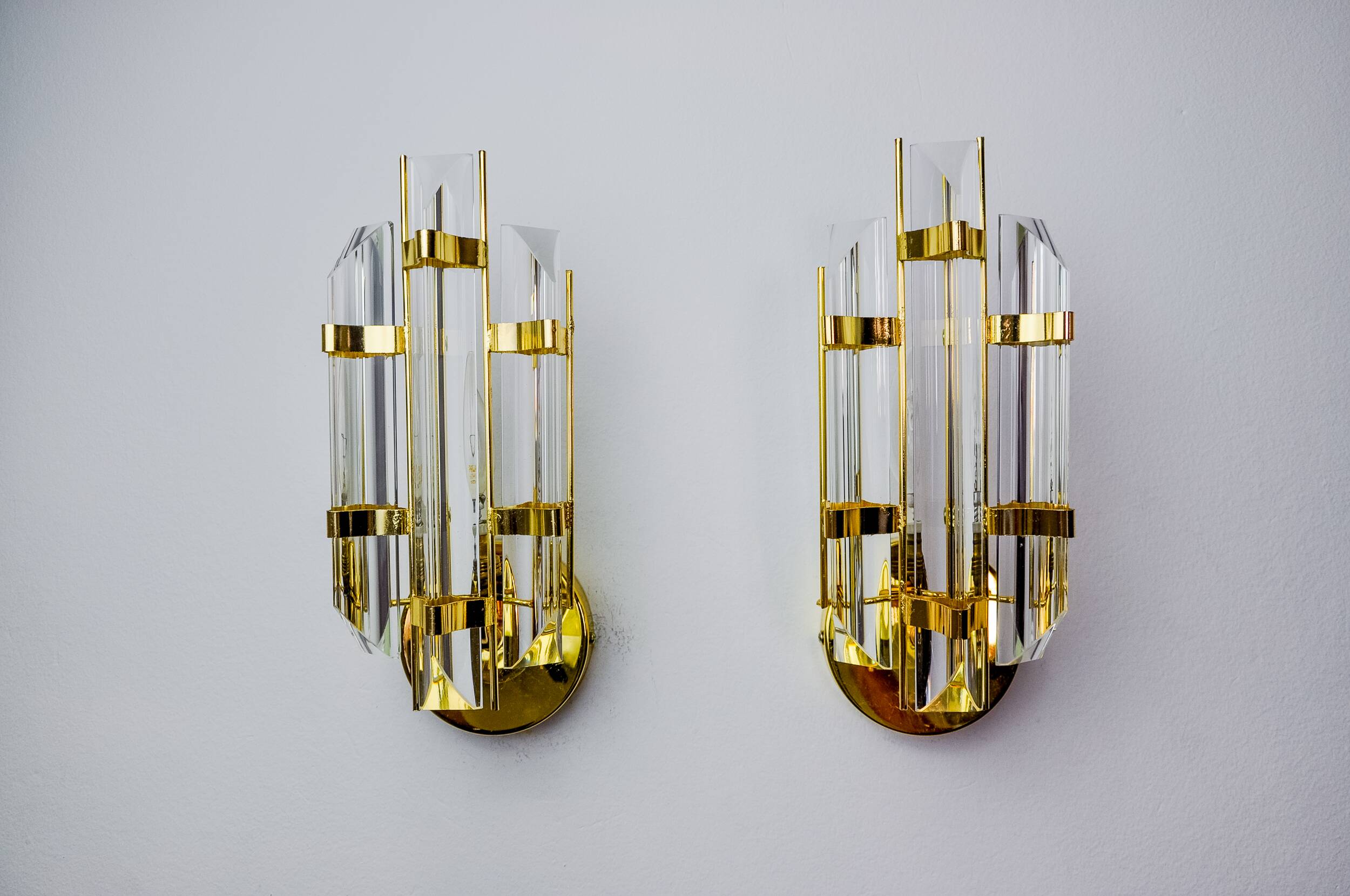 Pair of Venini wall lights, triedri glass, murano, Italy 1970