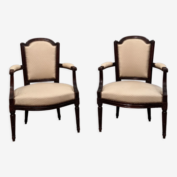 Pair of walnut armchairs from the Louis XVI period around 1770