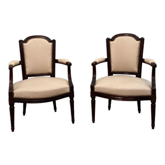 Pair of walnut armchairs from the Louis XVI period around 1770