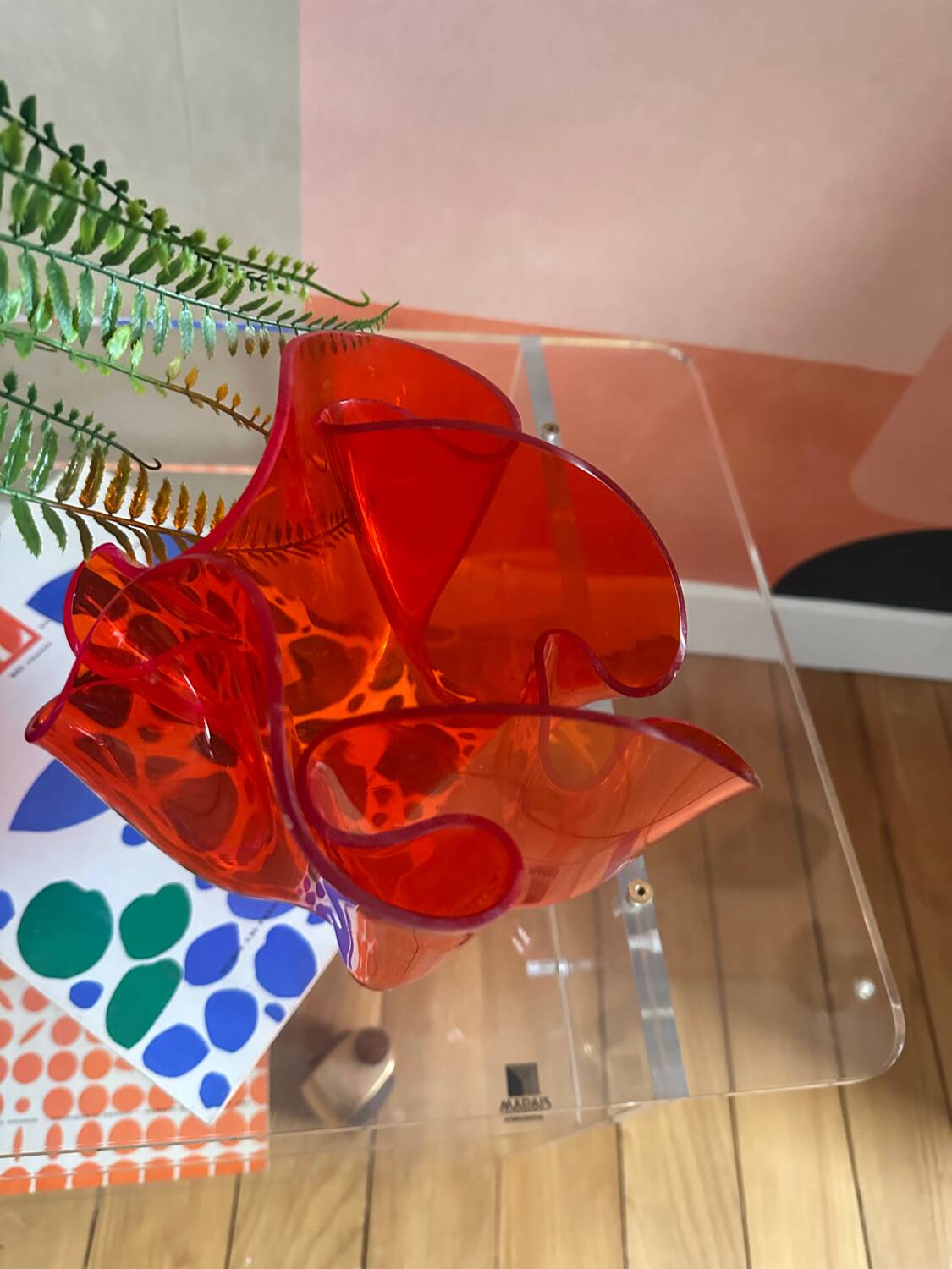 Guzzini plexiglass vase, 70s