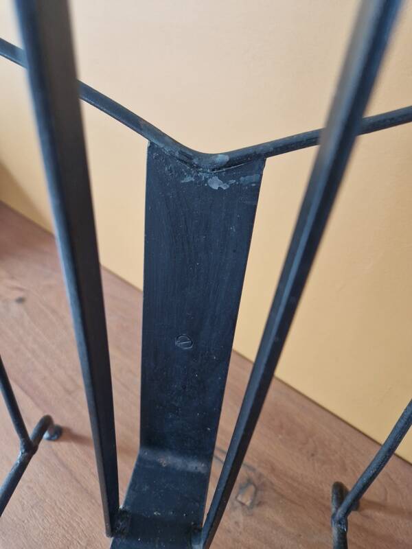 Jacques Adnet (1900-1984) - Black lacquered metal and brass magazine rack