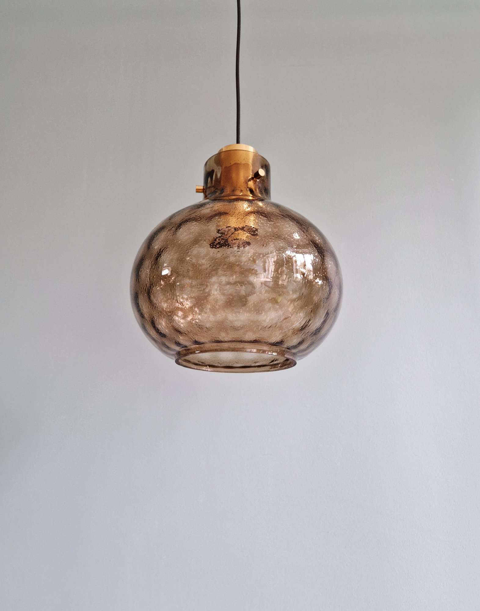 Smoked glass honeycomb pendant, Glasshütte Limburg, 1970 (2 available)