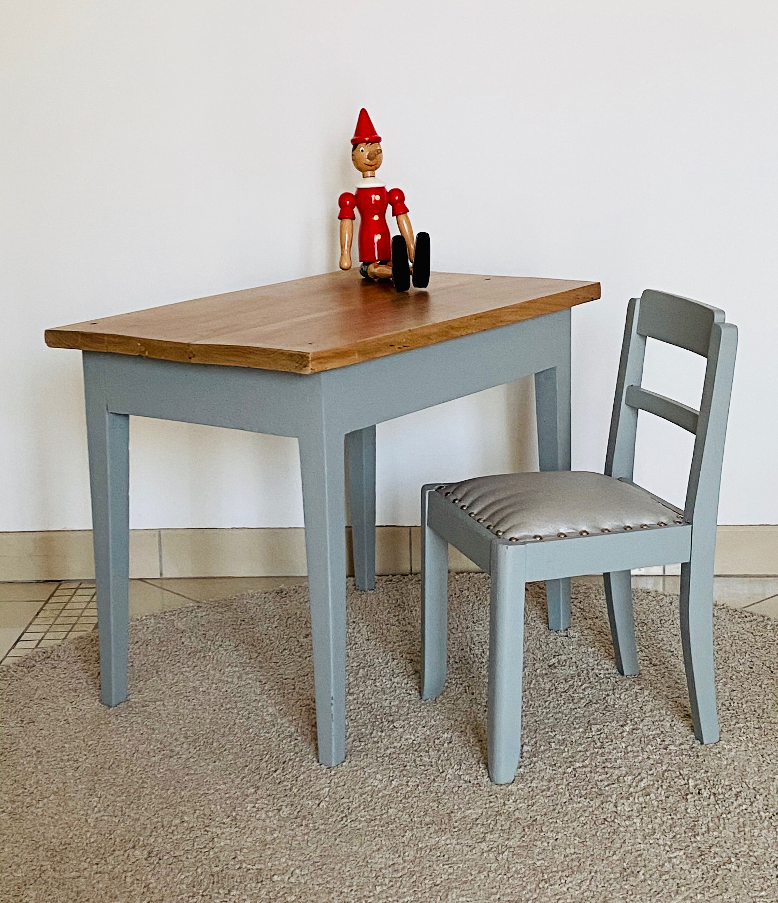 Wooden desk set with his chair