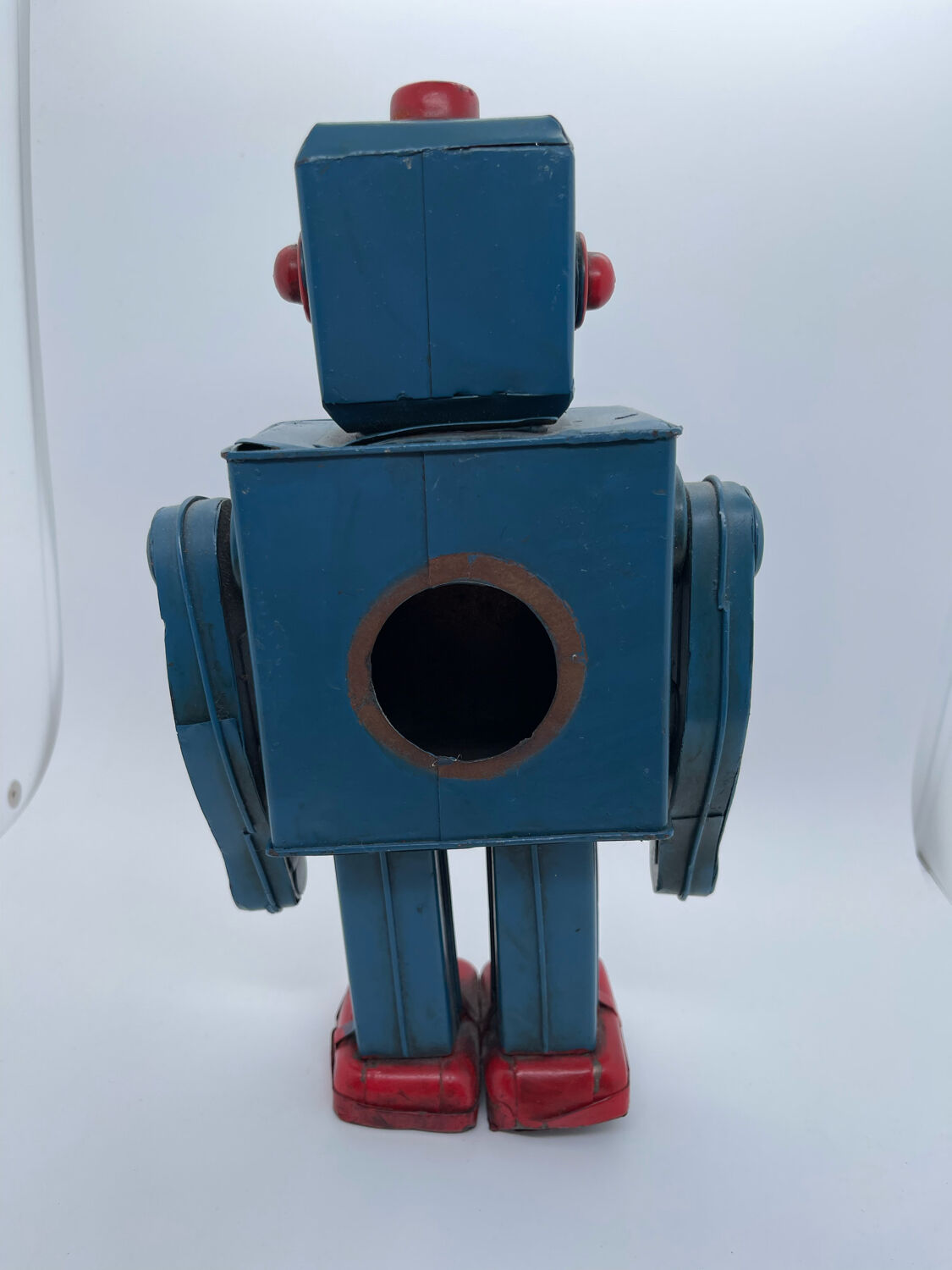 Old robot - metal/painted sheet - tin toys style - vintage
